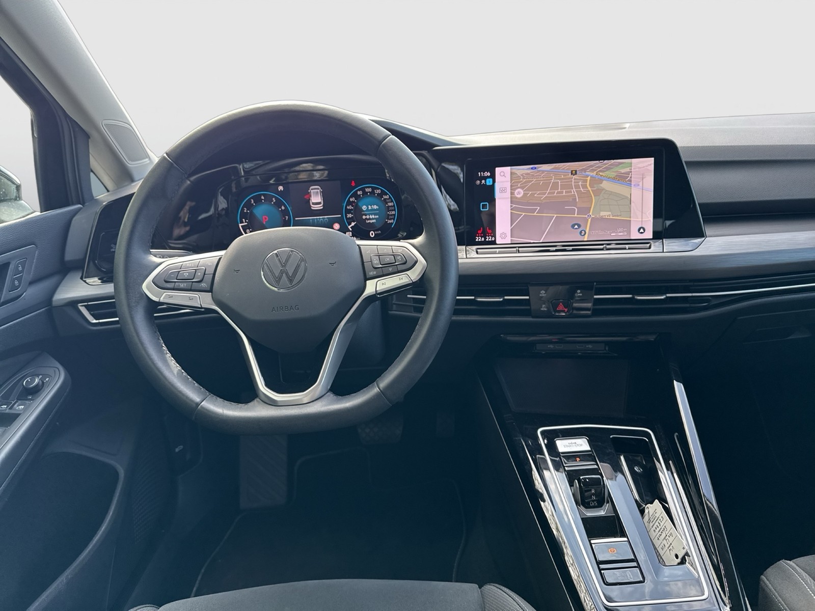 Volkswagen Golf Variant VIII 1.5 eTSI STYLE STANDHZ ACC NAVI