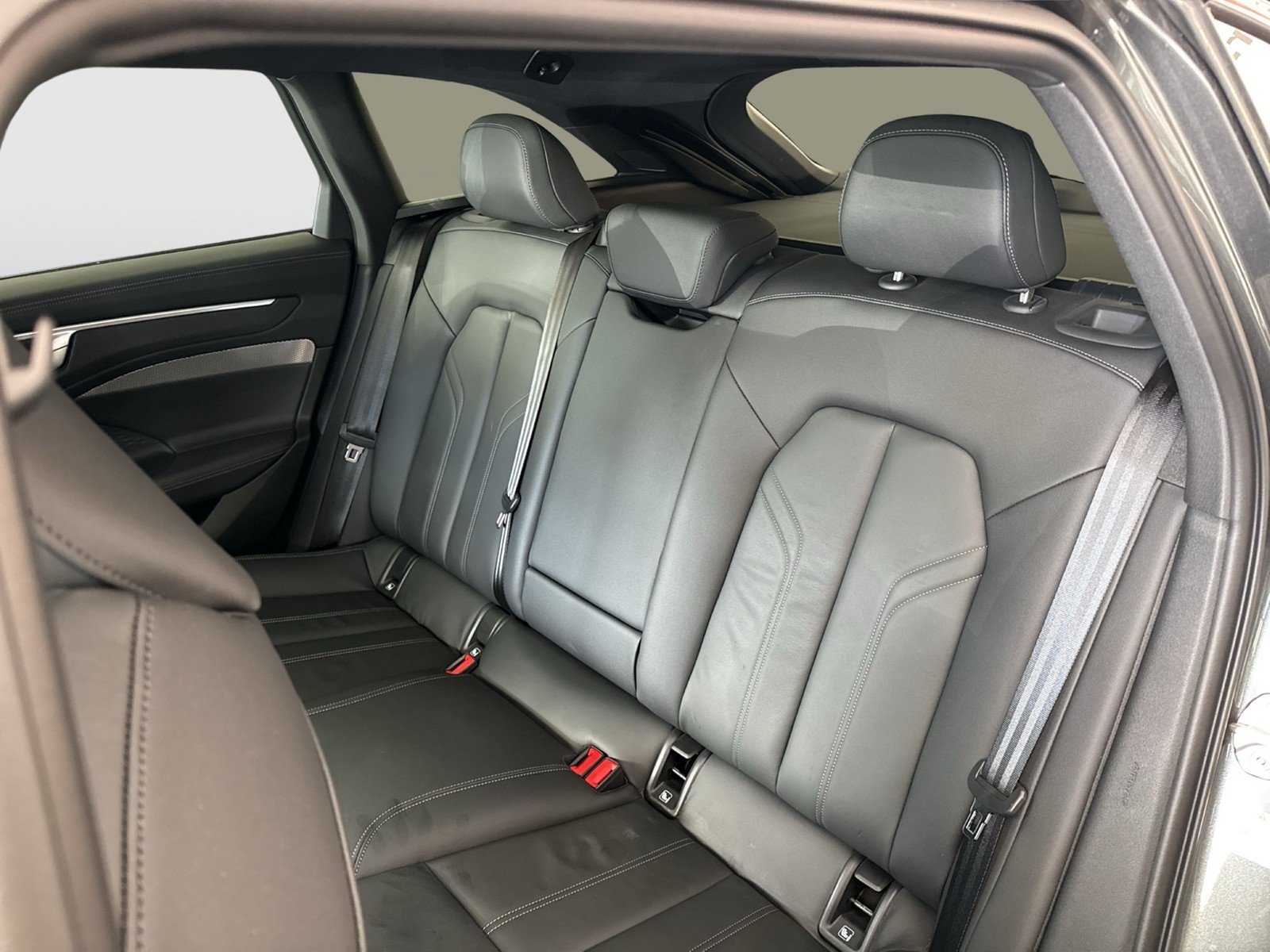 Audi A6 Avant S LINE NEW MODELL BLACKPAK PANO MATRIX