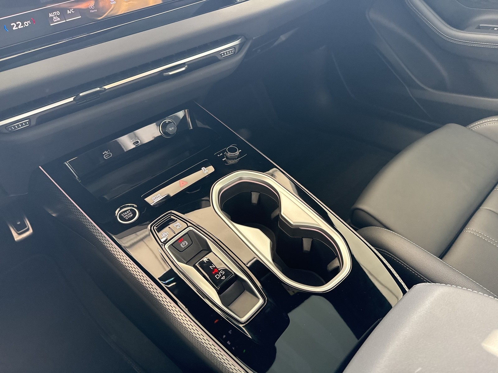 Audi A6 Avant S LINE NEW MODELL BLACKPAK PANO MATRIX