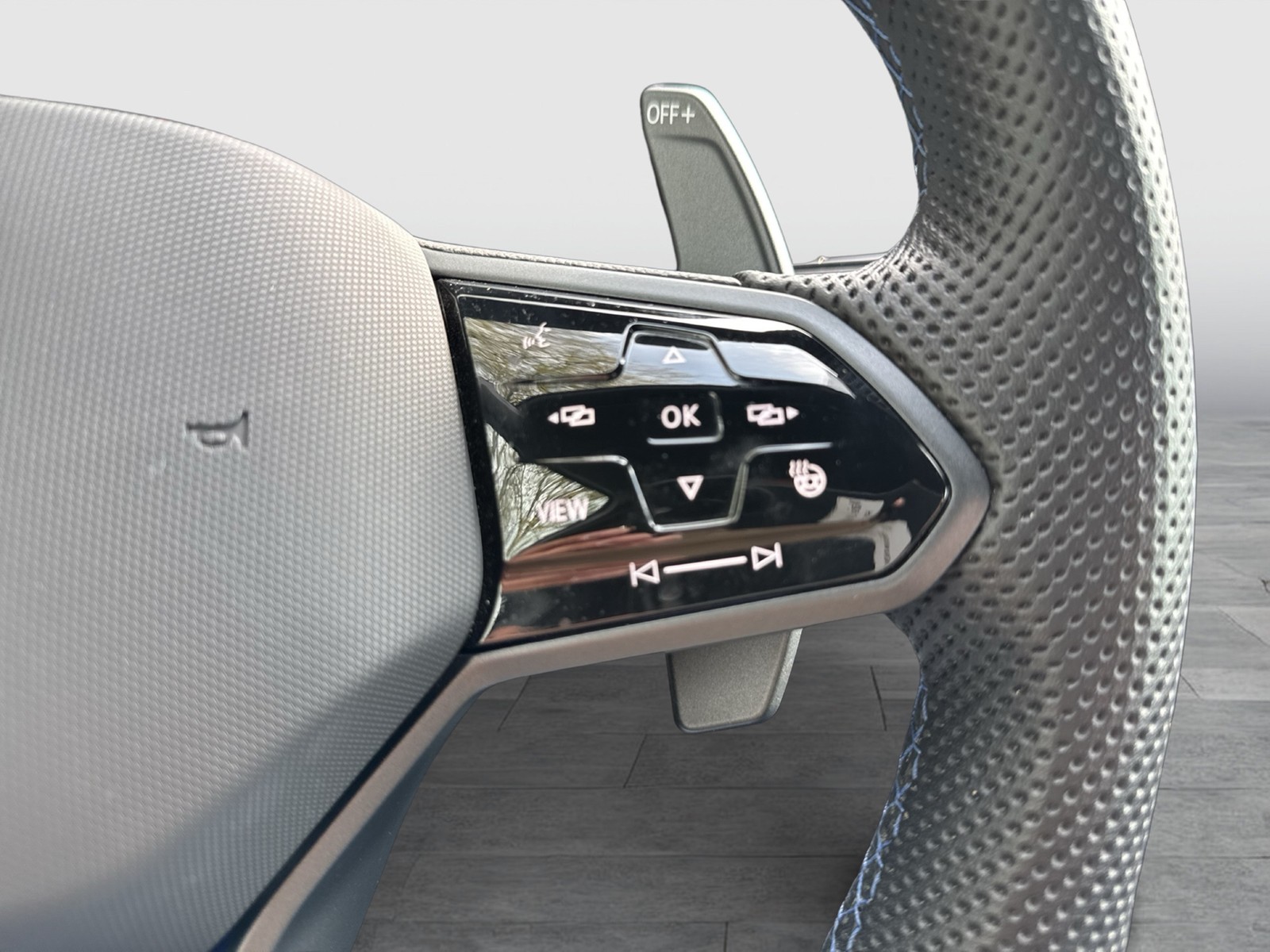 Volkswagen Tiguan 2.0 R 4X4 ACC LM20 MATRIX CARPLAY SITZHZ.