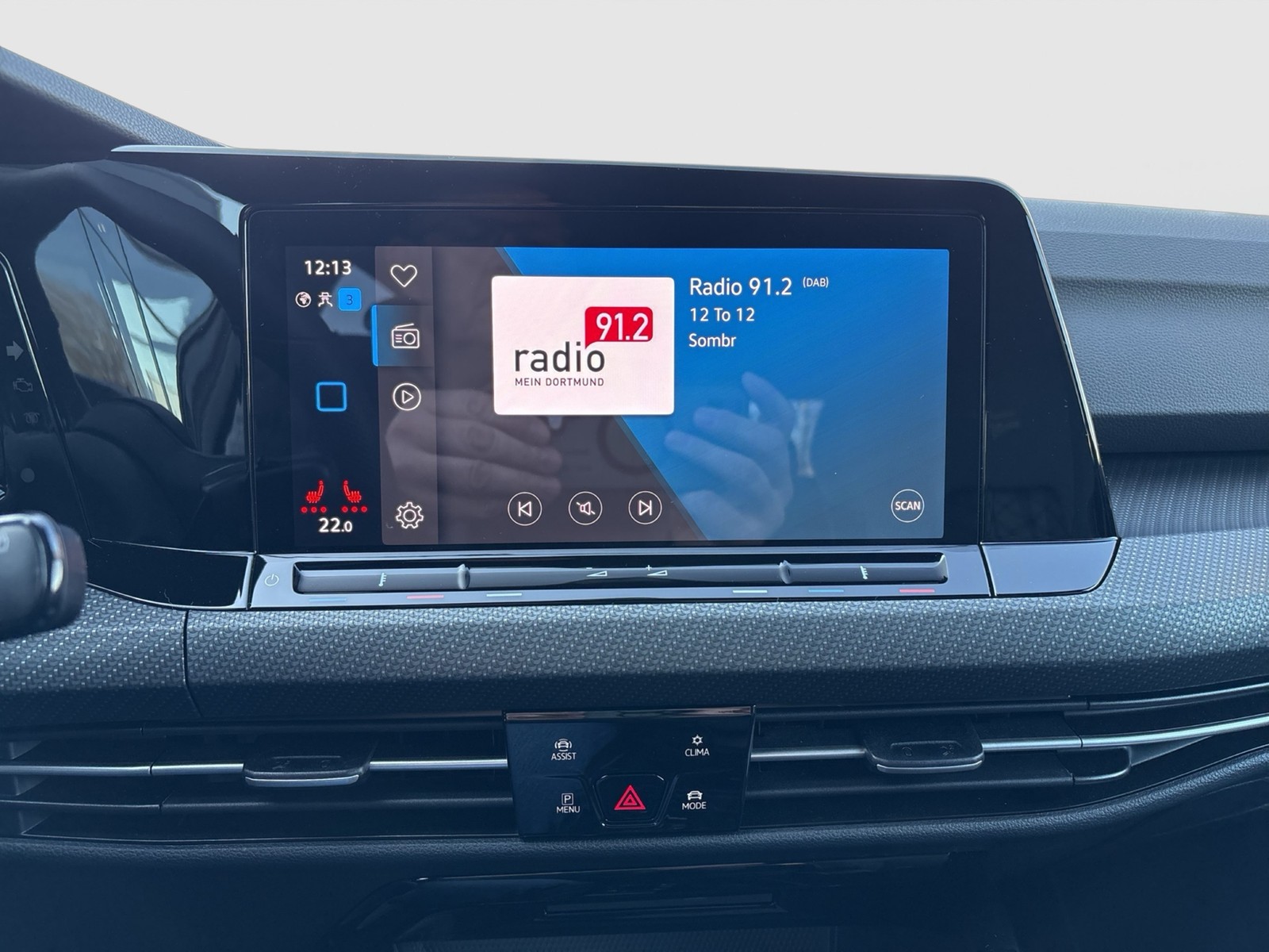 Volkswagen Golf VIII 1.5 eTSI R-LINE AHK CAM ACC CARPLAY