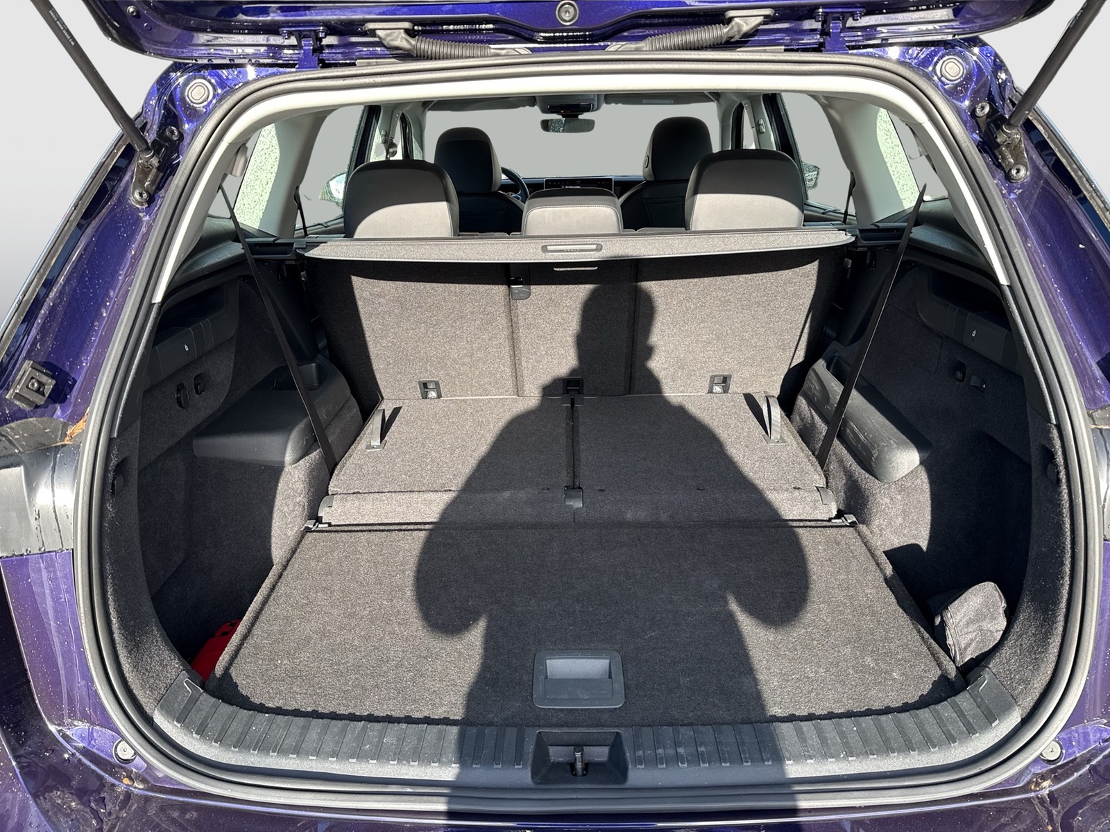 Volkswagen Tayron 2.0 LIFE 4X4 7SITZE AHK 360CAM ACC LM18