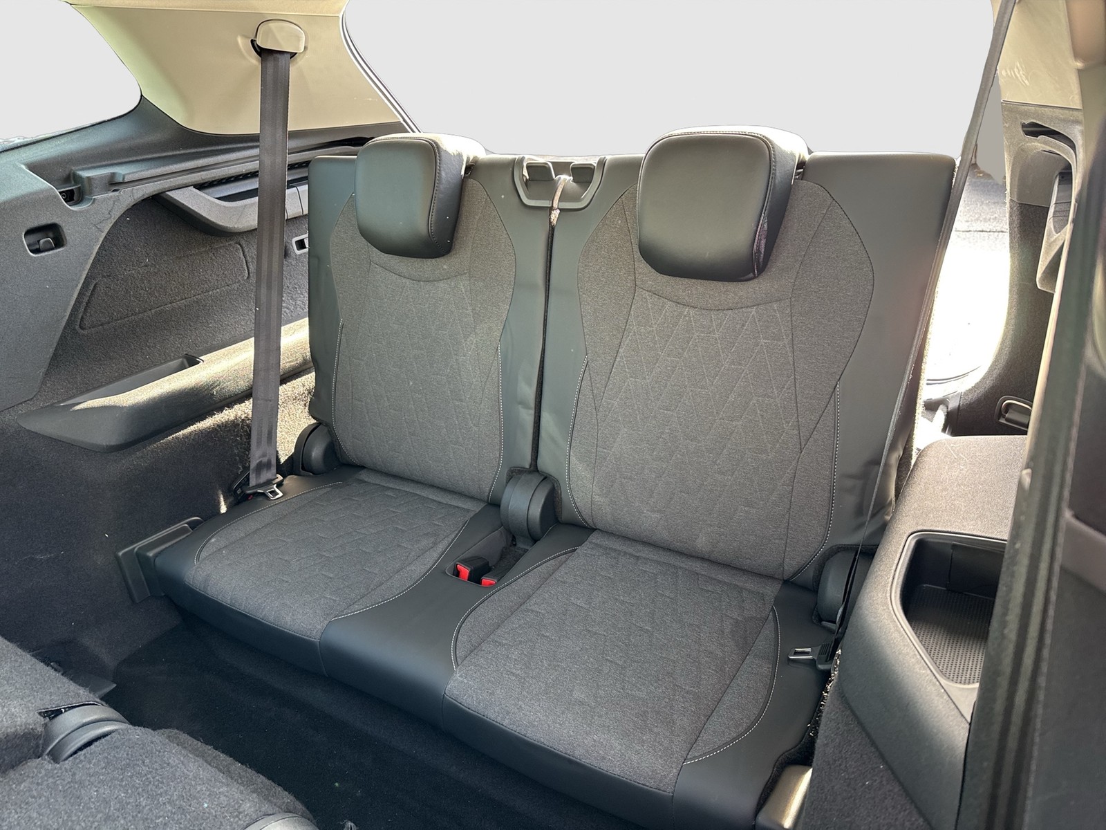 Volkswagen Tayron 2.0 LIFE 4X4 7SITZE AHK 360CAM ACC LM18