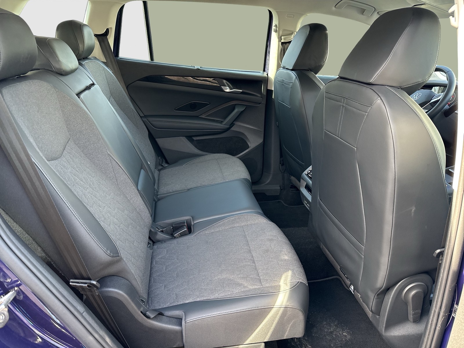 Volkswagen Tayron 2.0 LIFE 4X4 7SITZE AHK 360CAM ACC LM18