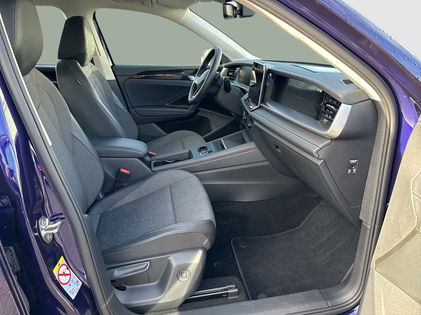 Volkswagen Tayron 2.0 LIFE 4X4 7SITZE AHK 360CAM ACC LM18