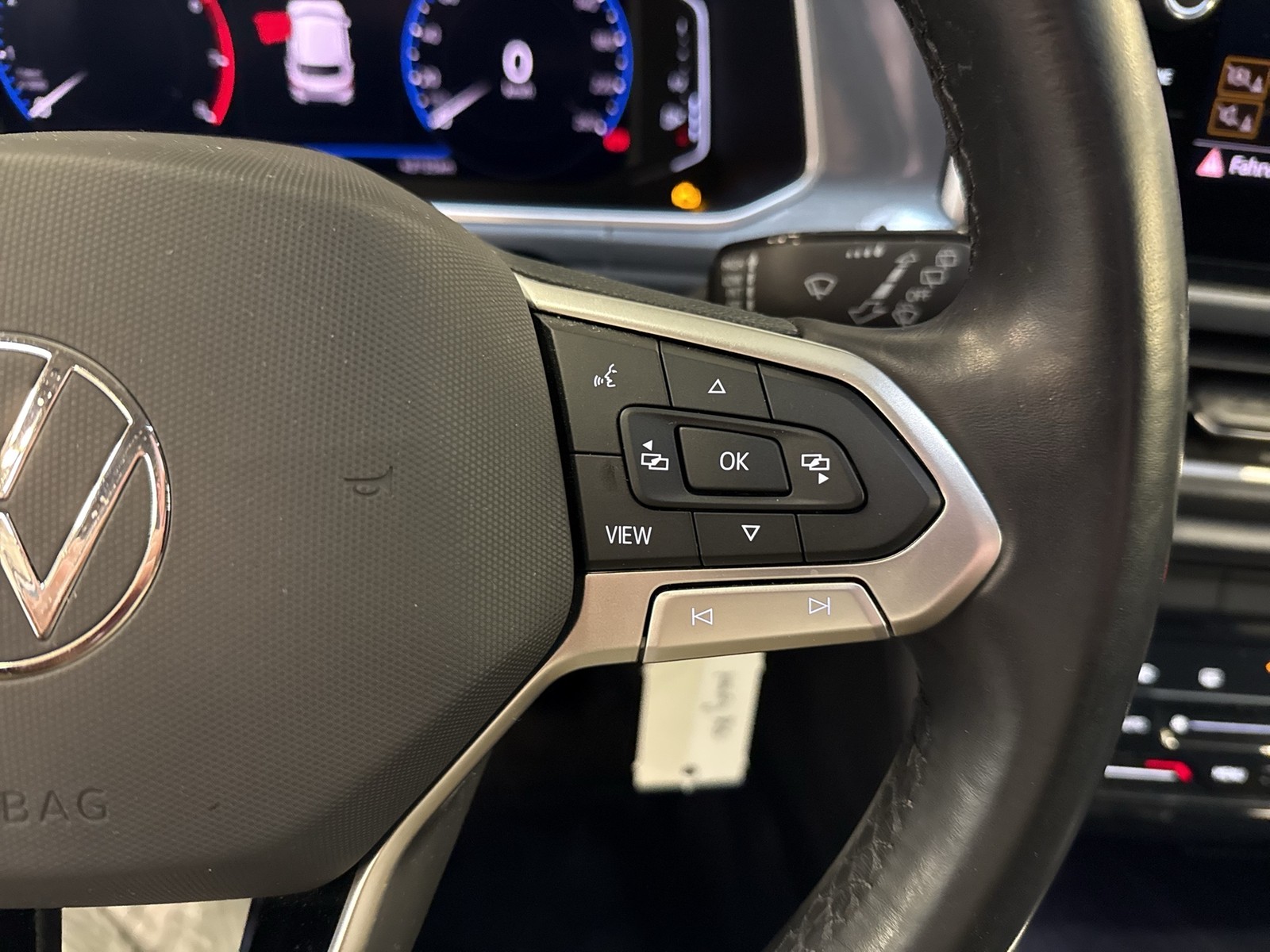 Volkswagen T-Roc 1.0 STYLE ACC NAVI LM17 CARPLAY SITZHEIZ.