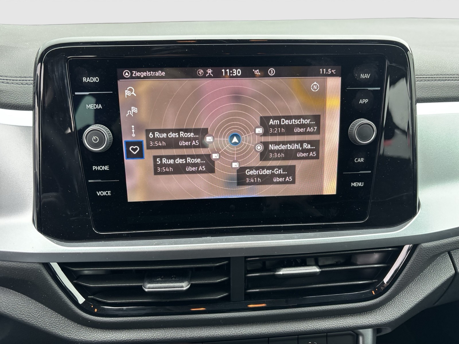 Volkswagen T-Roc 1.0 LIFE AHK NAVI LM17 CARPLAY SITZHEIZUNG