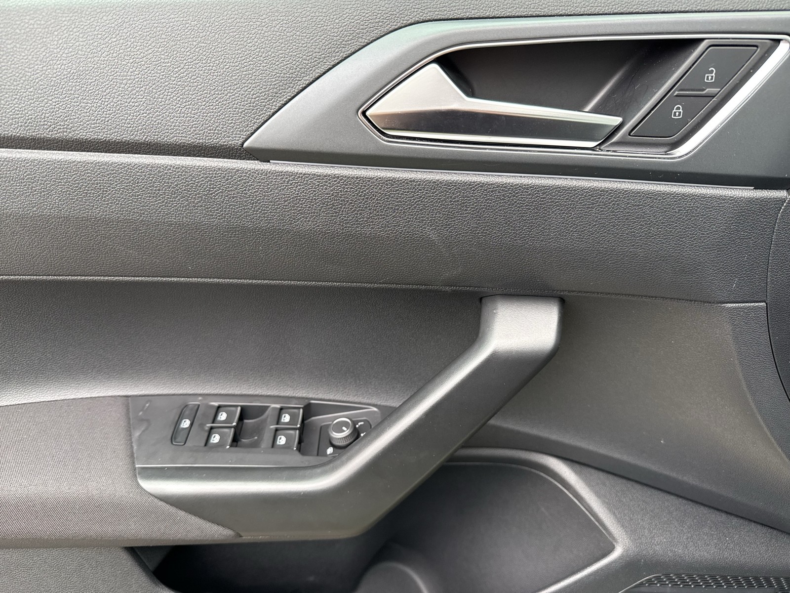 Volkswagen Taigo 1.0 R-LINE CAM ACC NAVI LM17 CARPLAY