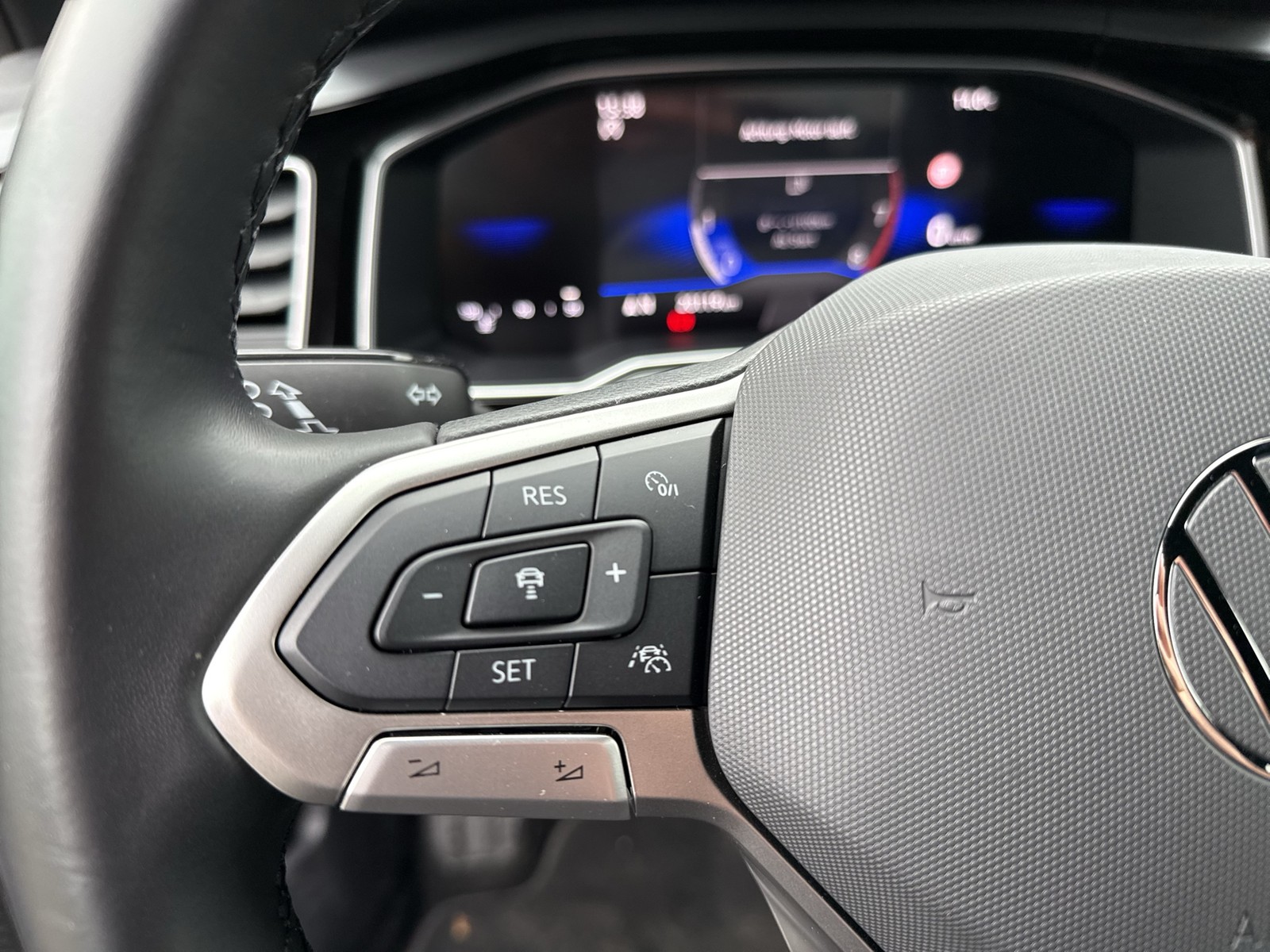 Volkswagen Taigo 1.0 R-LINE CAM ACC NAVI LM17 CARPLAY