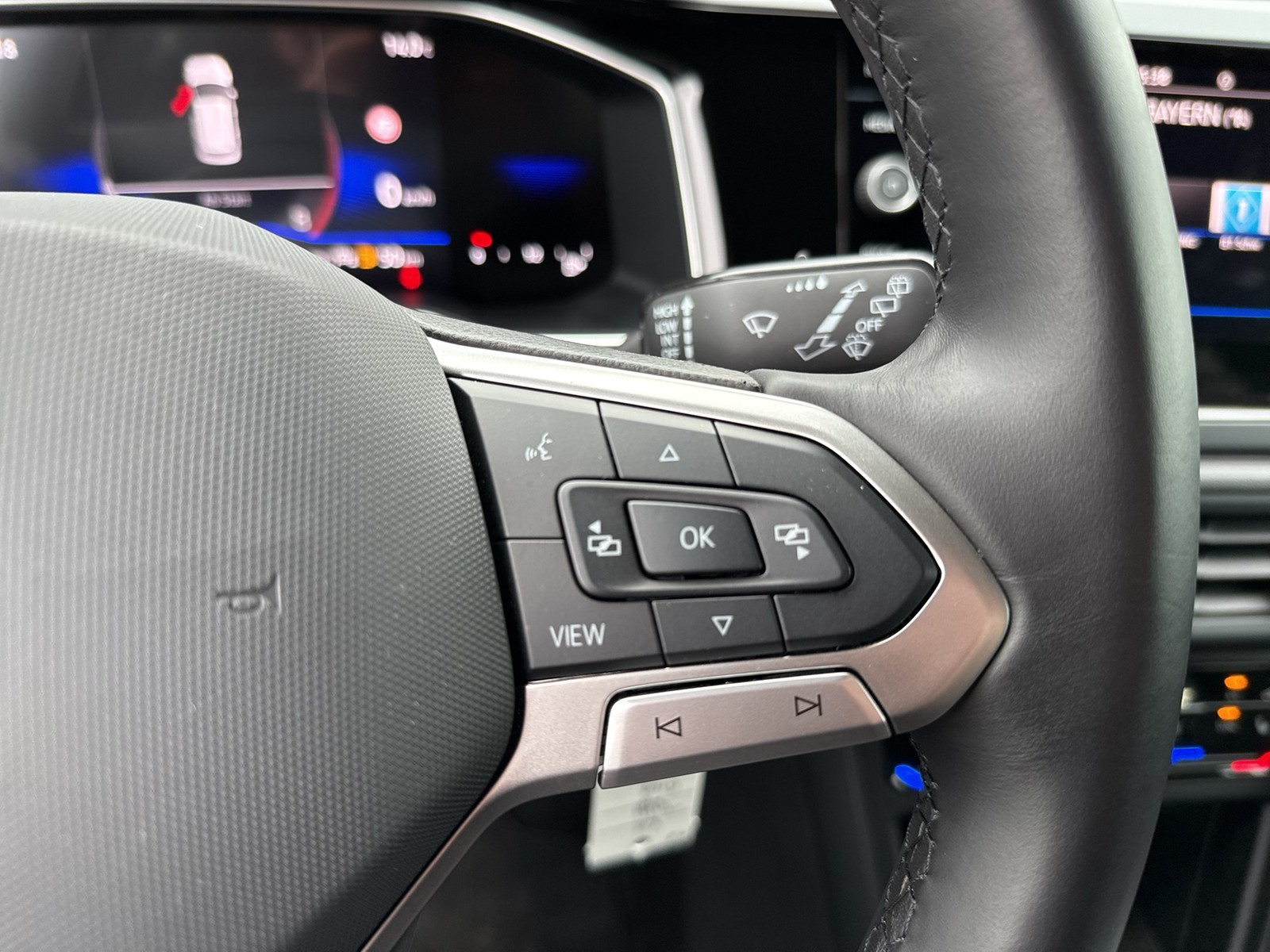 Volkswagen Taigo 1.0 R-LINE CAM ACC NAVI LM17 CARPLAY