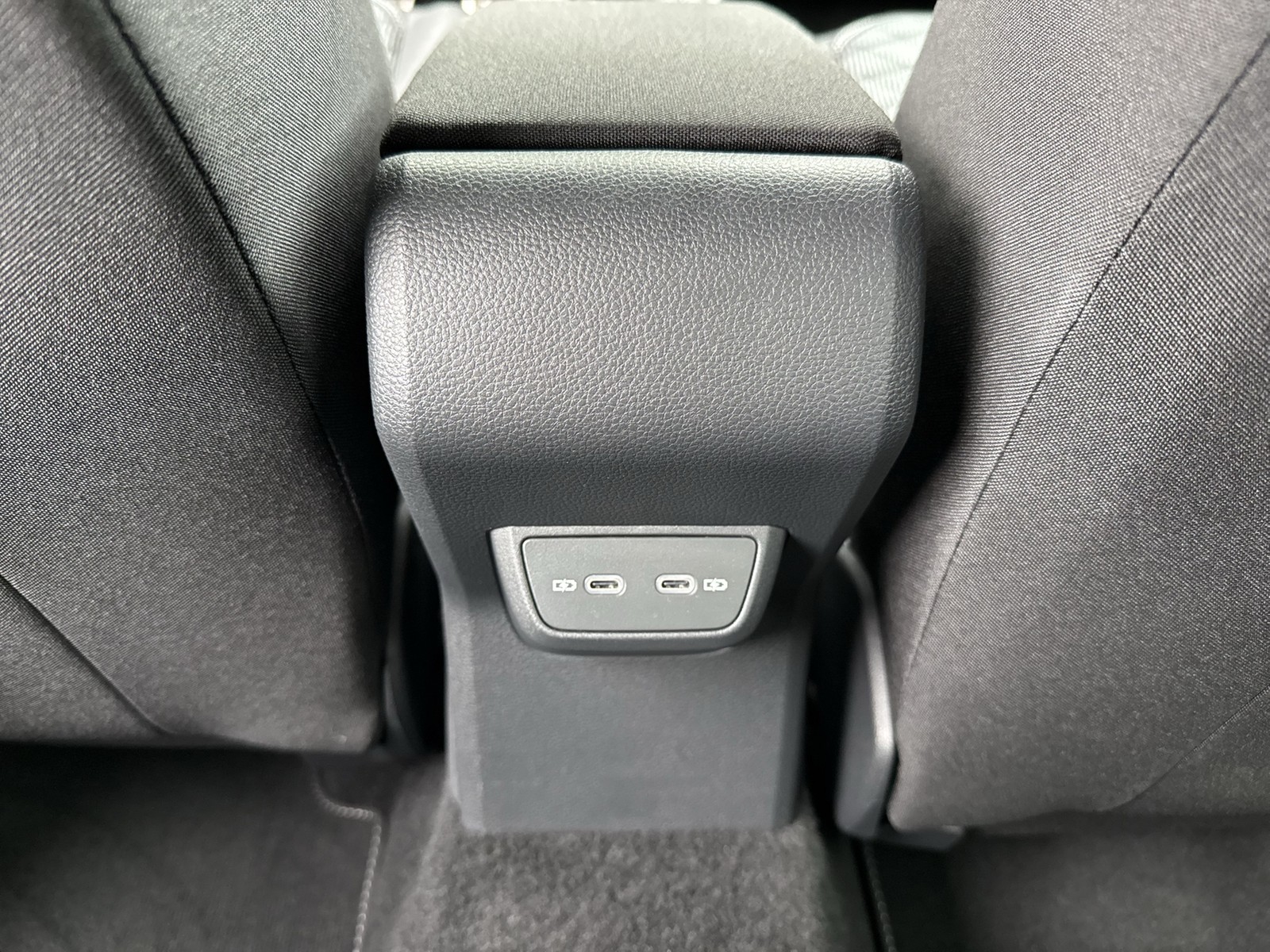 Volkswagen Taigo 1.0 R-LINE CAM ACC NAVI LM17 CARPLAY