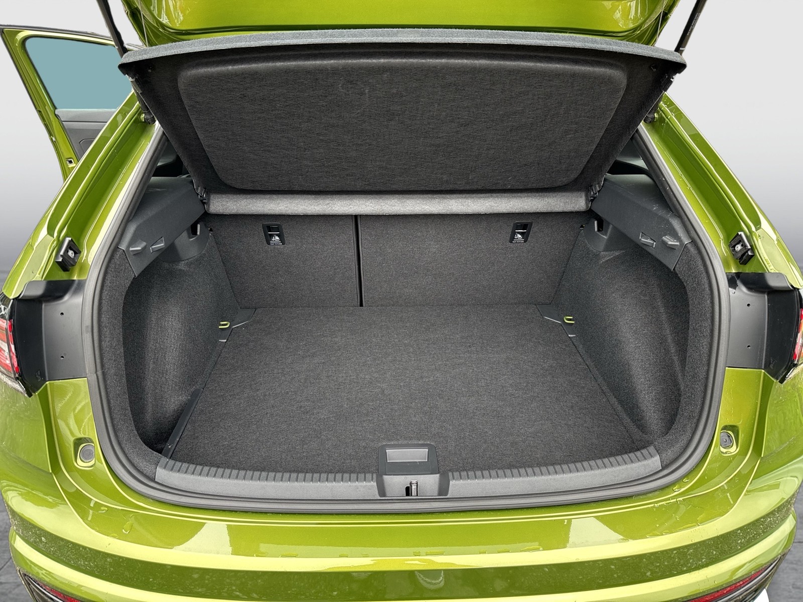 Volkswagen Taigo 1.0 R-LINE CAM ACC NAVI LM17 CARPLAY