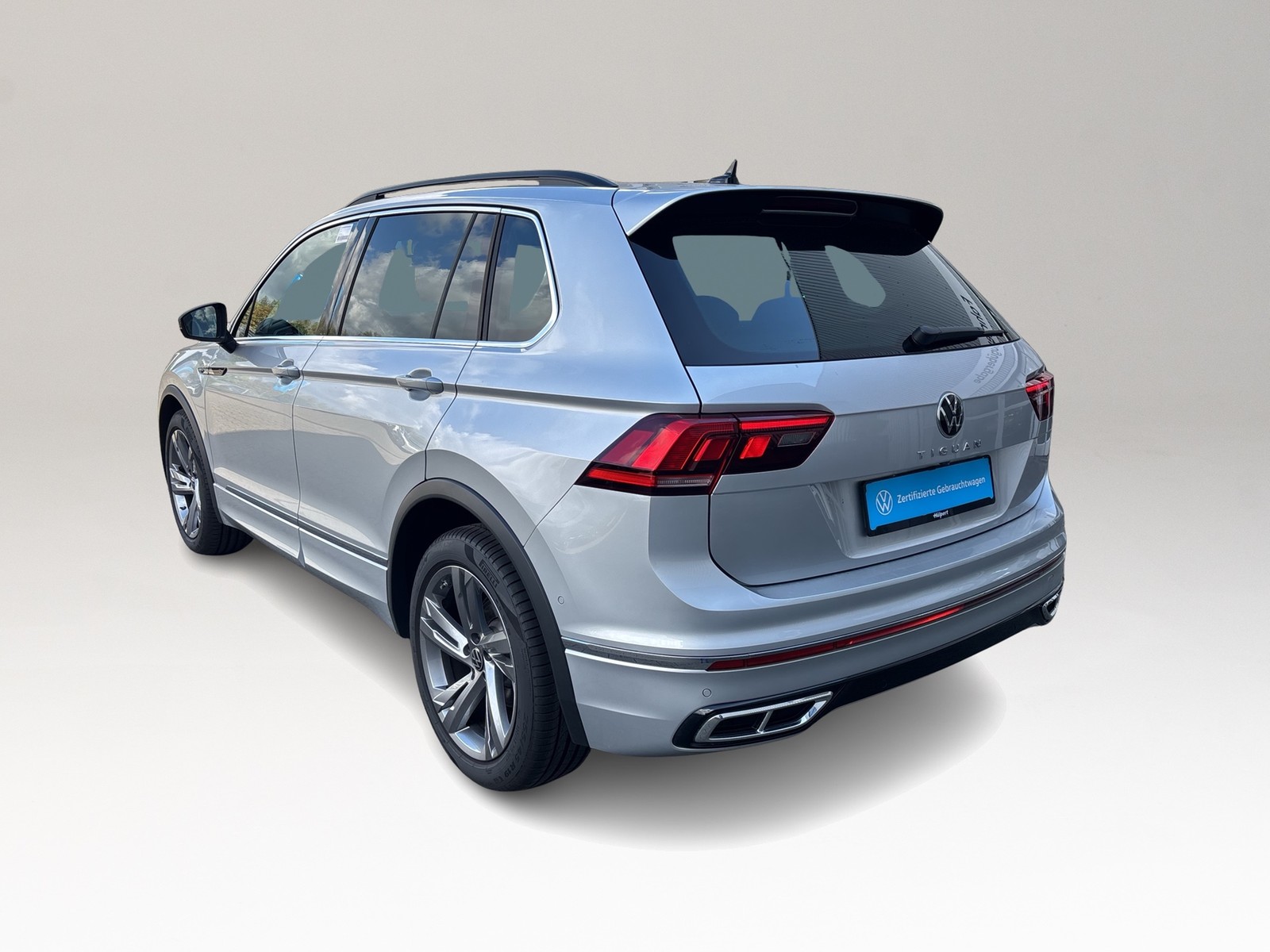 Volkswagen Tiguan 2.0 R-LINE AHK CAM ACC LM19 E-KLAPPE NAVI