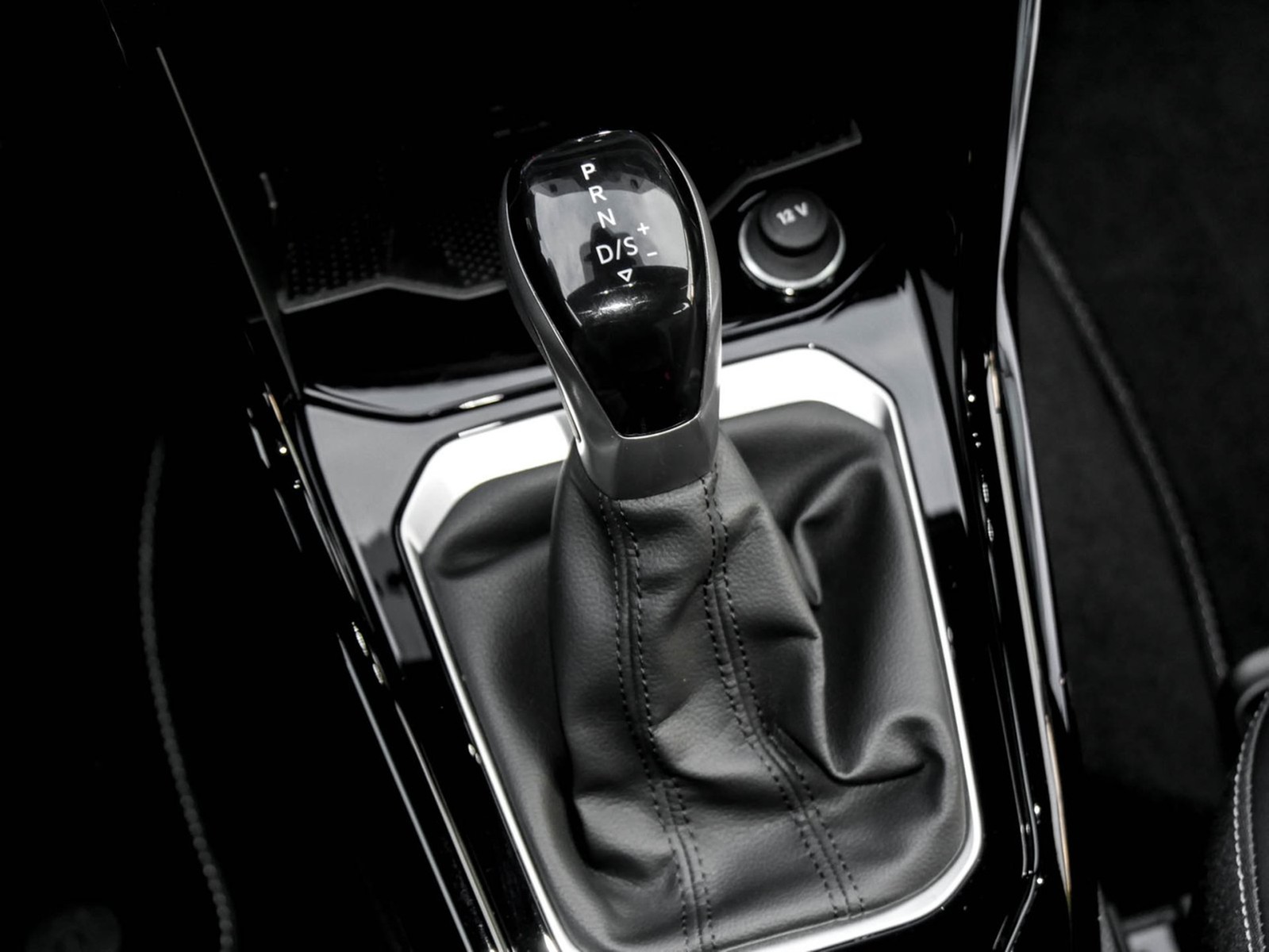 Volkswagen T-Roc 2.0 R-LINE BLACK STYLE ACC LM19 NAVI