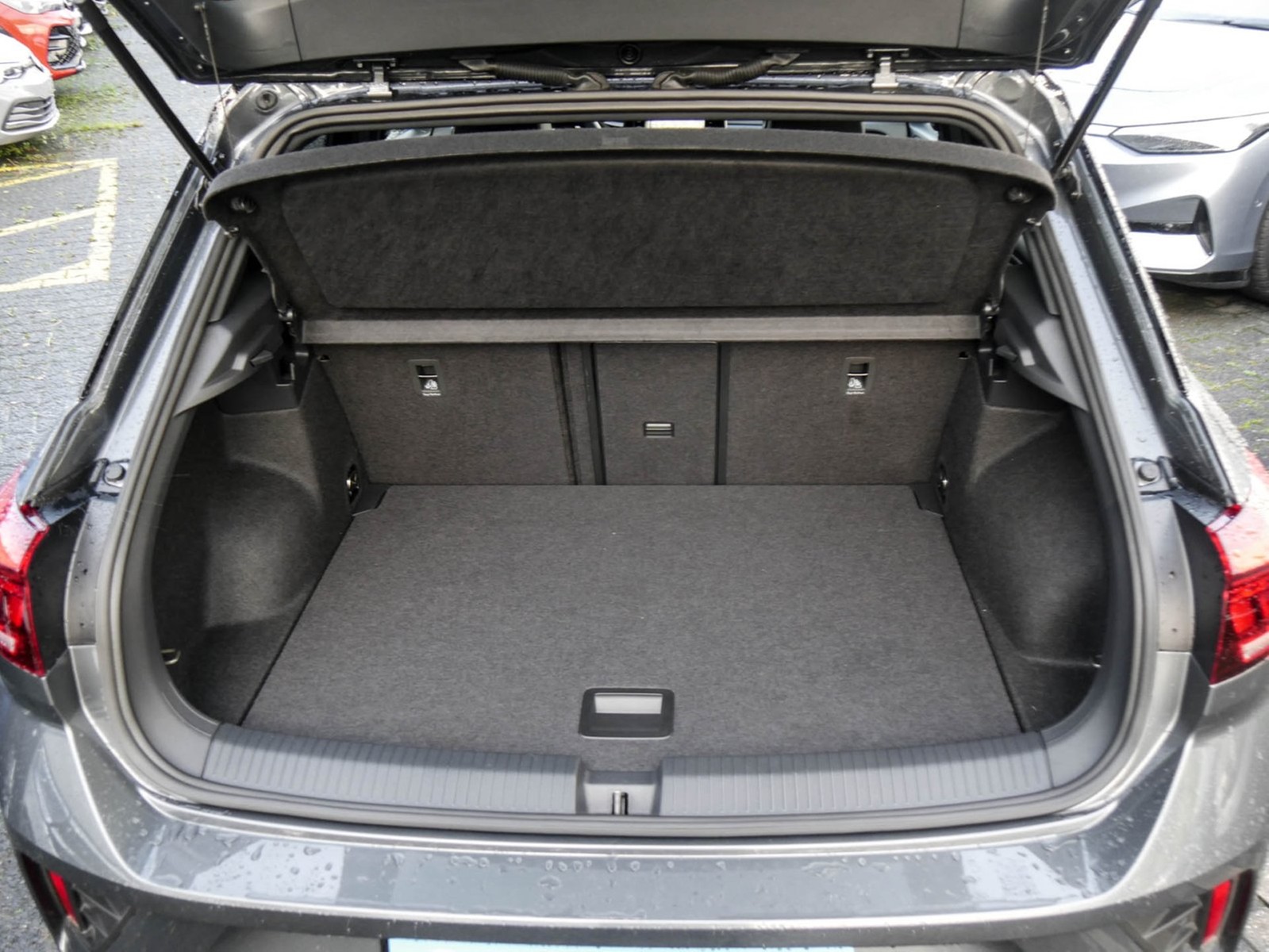 Volkswagen T-Roc 2.0 R-LINE BLACK STYLE ACC LM19 NAVI