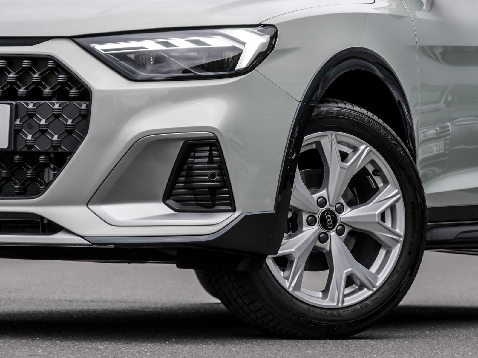 Audi A1 30 TFSI S tronic allstreet Kamera+LED+APS+KLima+MMINagivation+