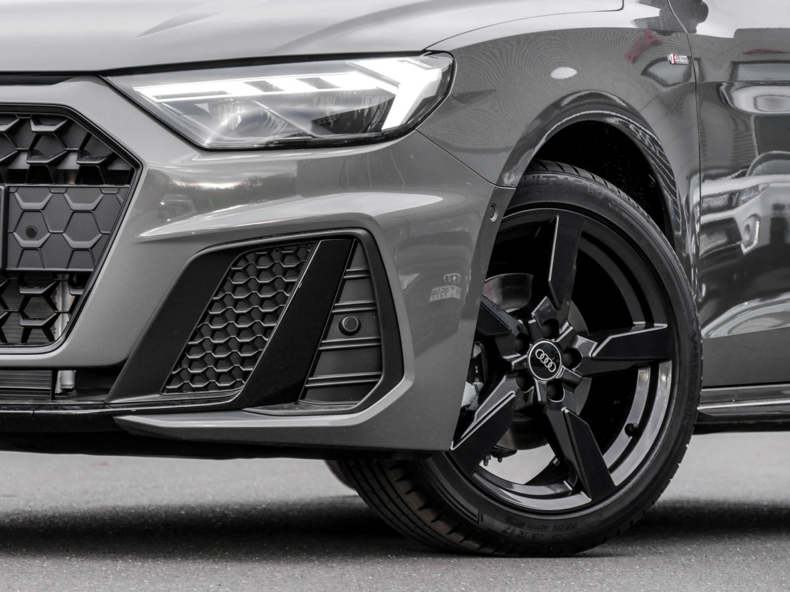 Audi A1 30 TFSI S tronic allstreet LED+Sportsitze+Kamera+GRA+MMINavi+