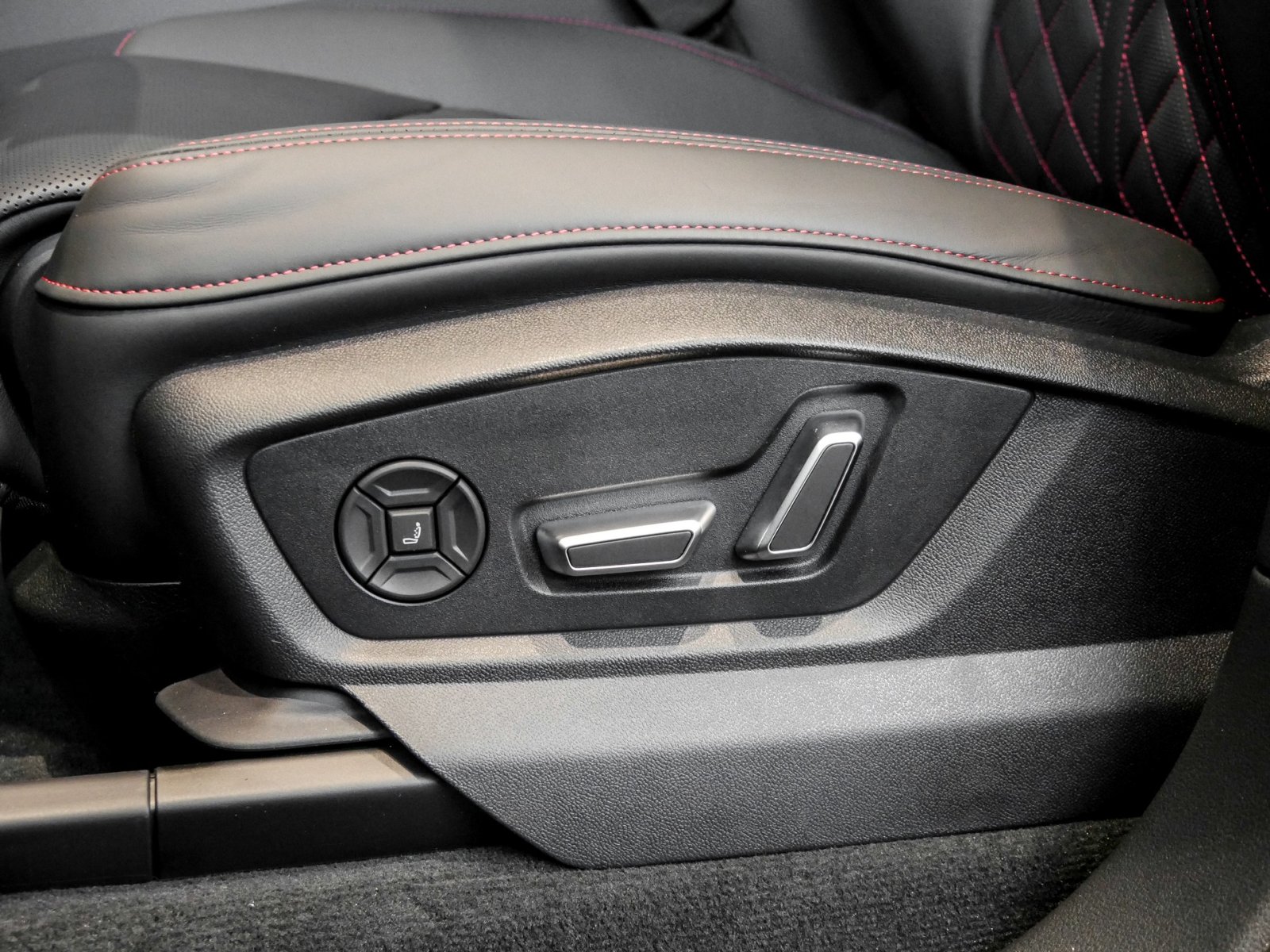 Audi SQ7 TFSI tiptronic 3.Sitzreihe+Standheizung+AHK+Pano+B&O