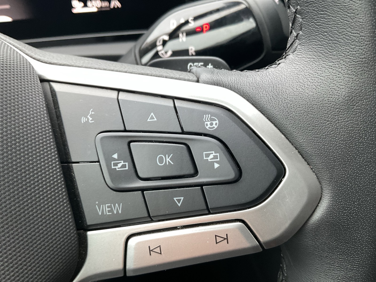 Volkswagen Tiguan 1.5 HYBRID LIFE NEUES MODELL AHK 360°CAM