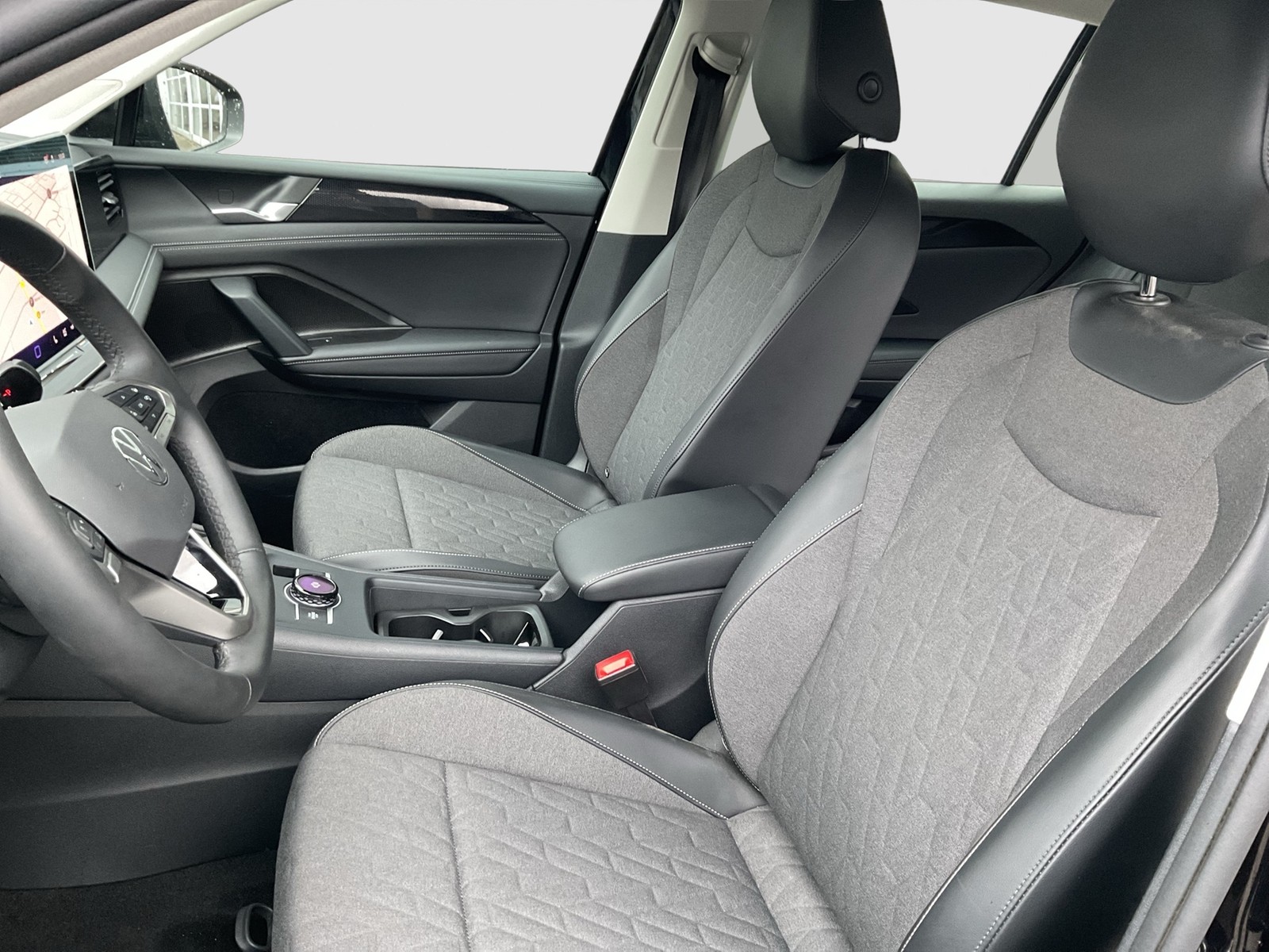 Volkswagen Tiguan 1.5 HYBRID LIFE NEUES MODELL AHK 360°CAM