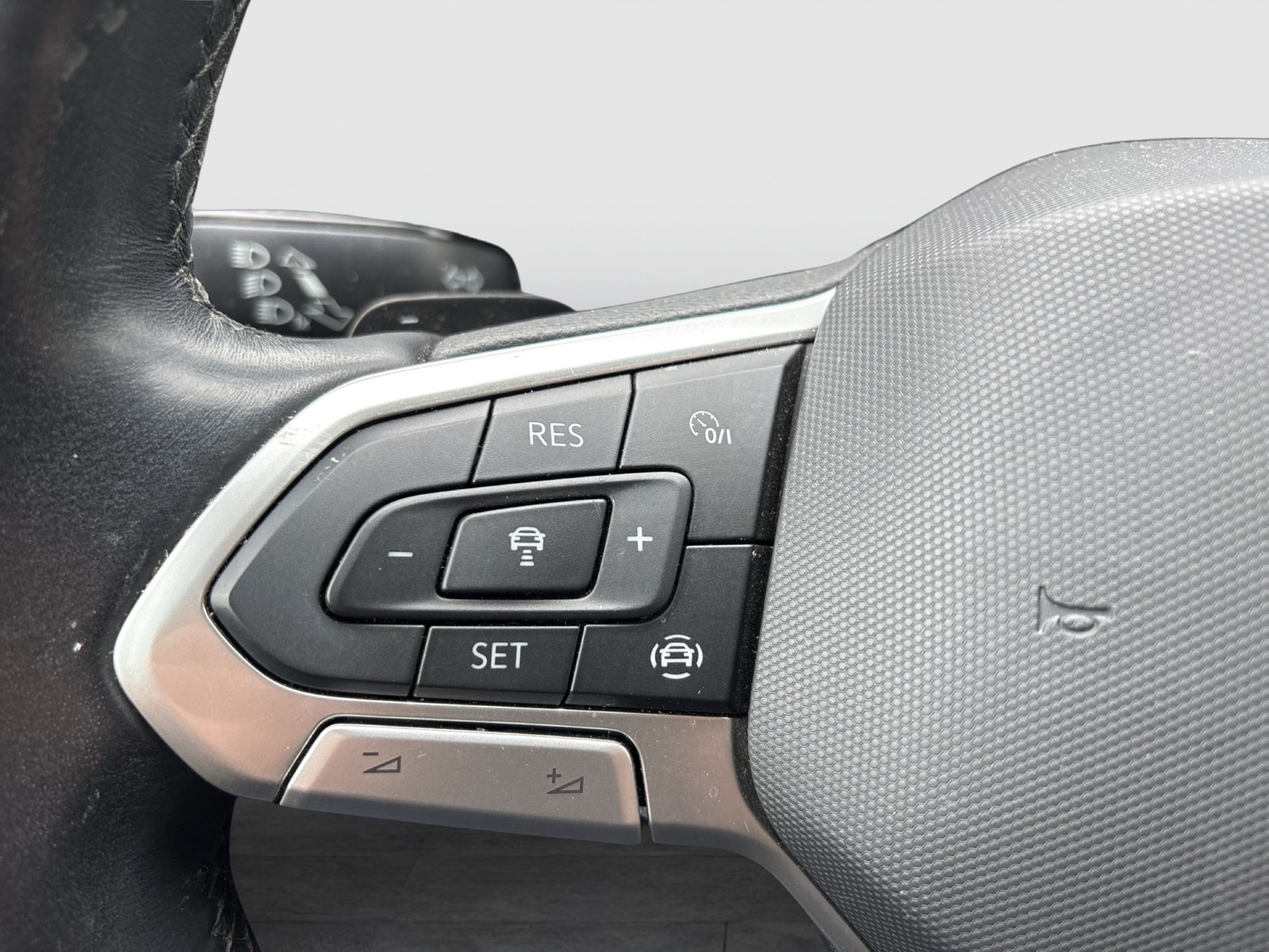 Volkswagen T-Cross 1.0 STYLE ACC ALU17 NAVI CARPLAY SITZHEIZ
