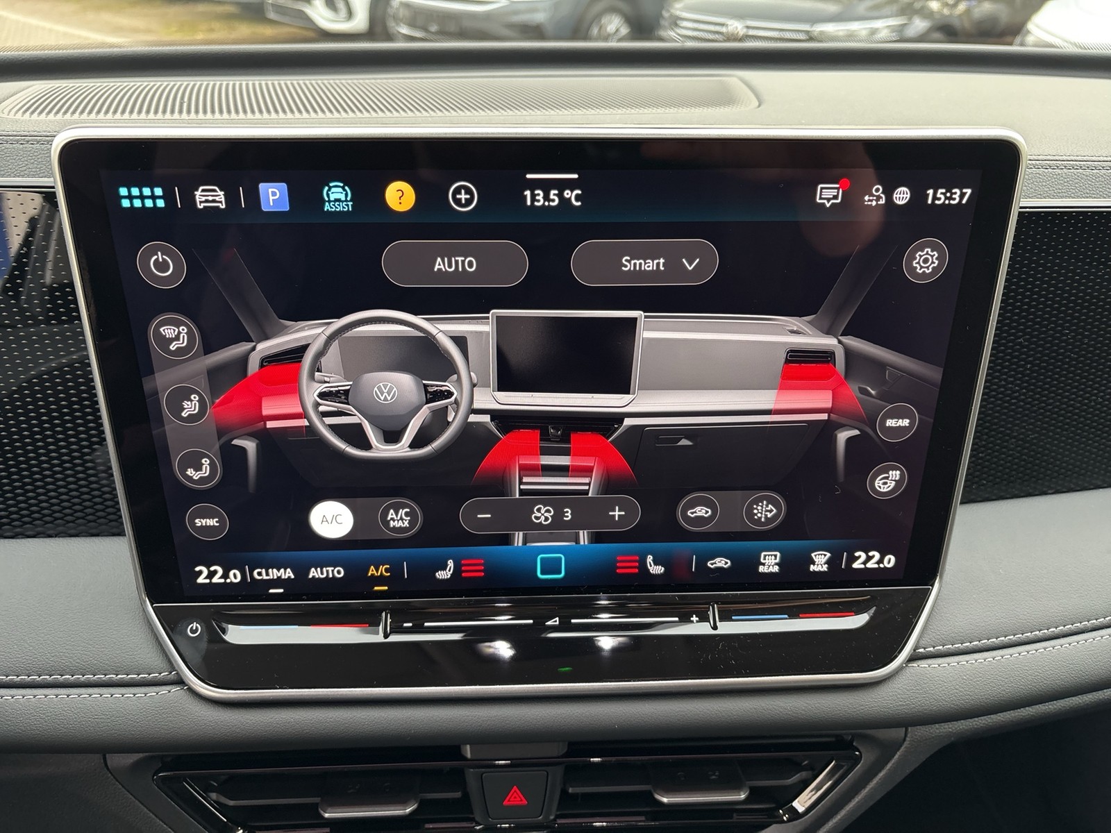 Volkswagen Tiguan 1.5 HYBRID LIFE NEUES MODELL AHK CAM LM18