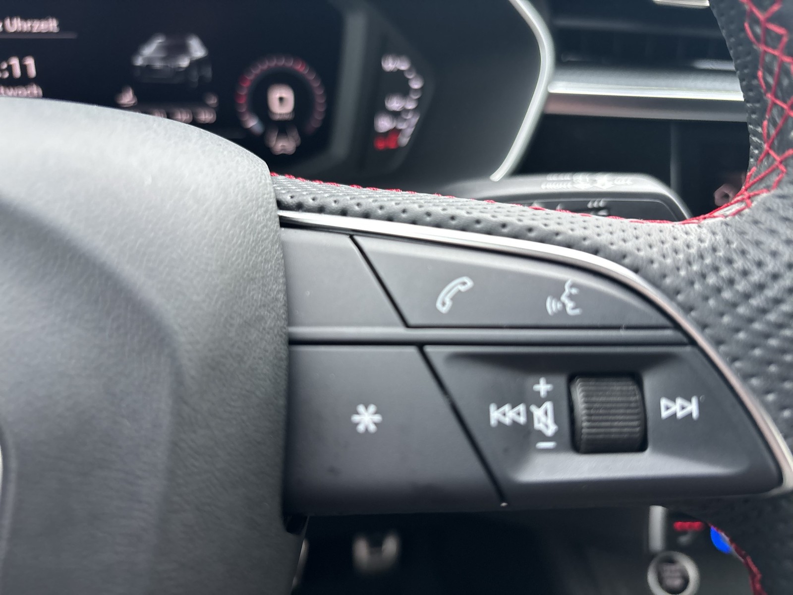 Audi Q3 40 quattro S LINE BLACKPAK PANO AHK CAM LM19