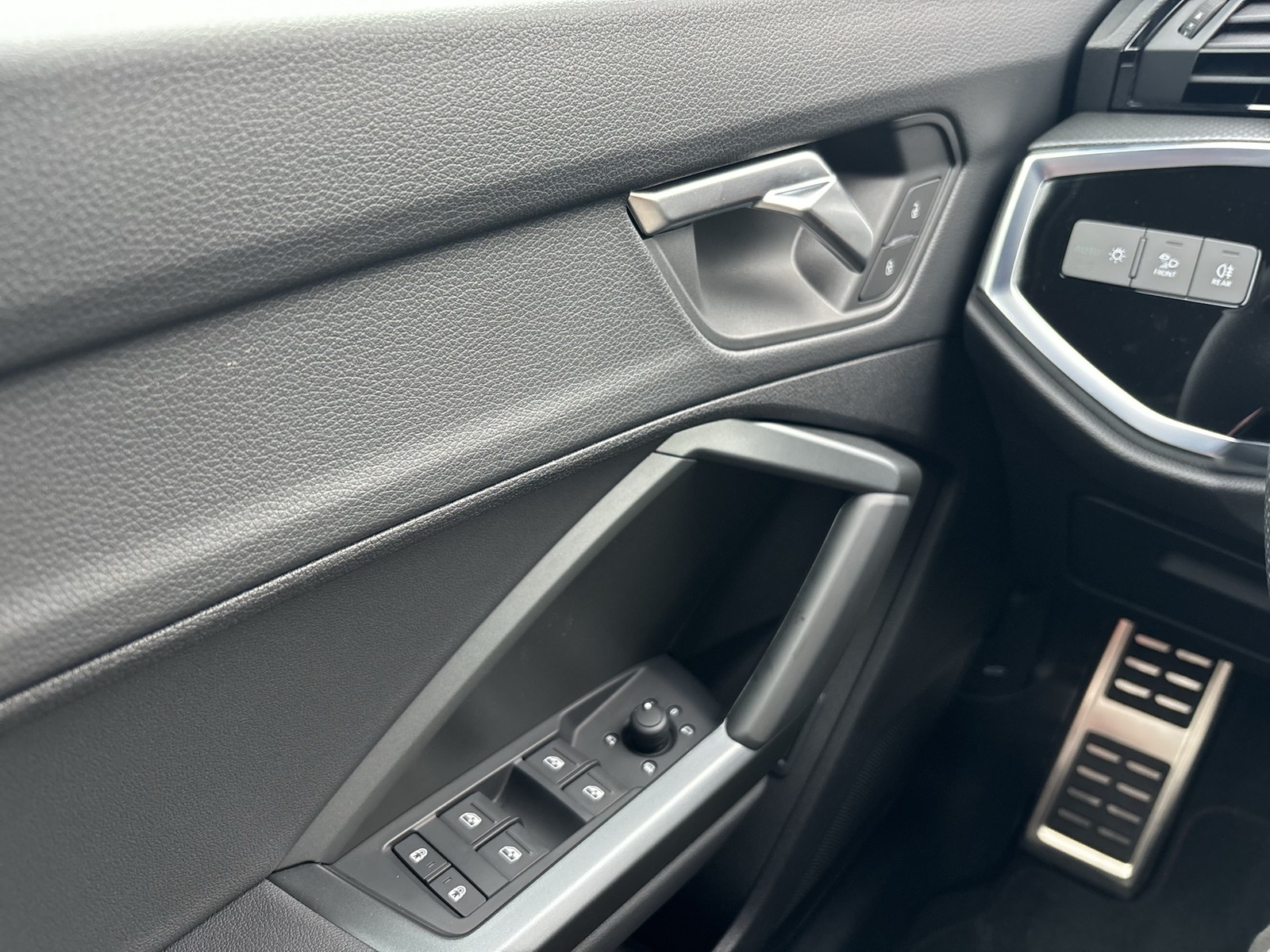 Audi Q3 40 quattro S LINE BLACKPAK PANO AHK CAM LM19