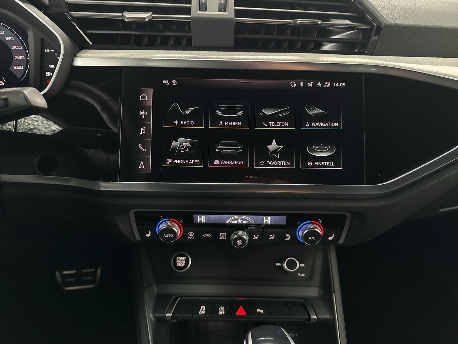 Audi Q3 35 S LINE BLACKPAK AHK ACC LM18 EKLAPPE NAVI+