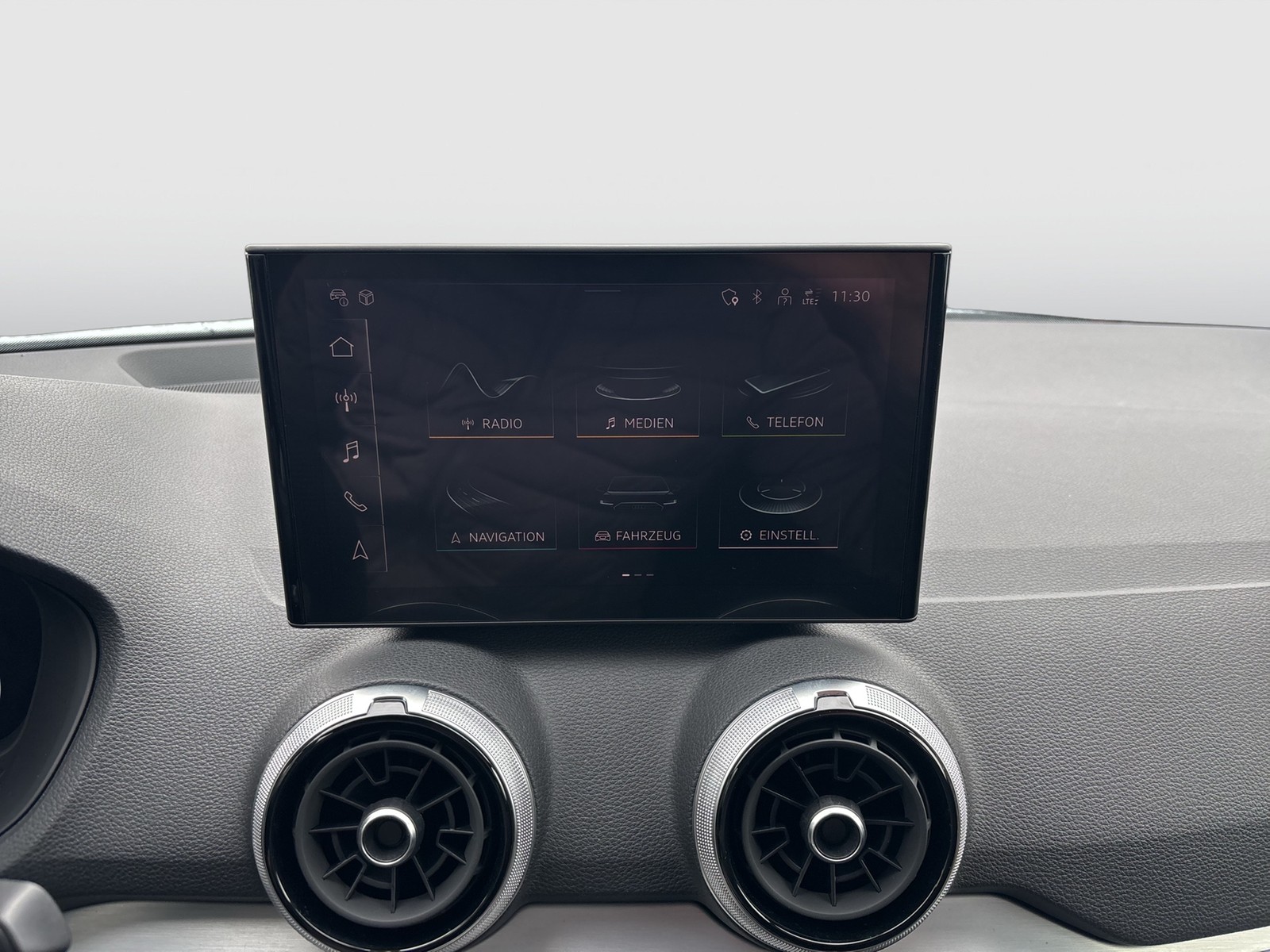 Audi Q2 40 quattro S LINE BLACKPAK AHK CAM LM19 NAVI+