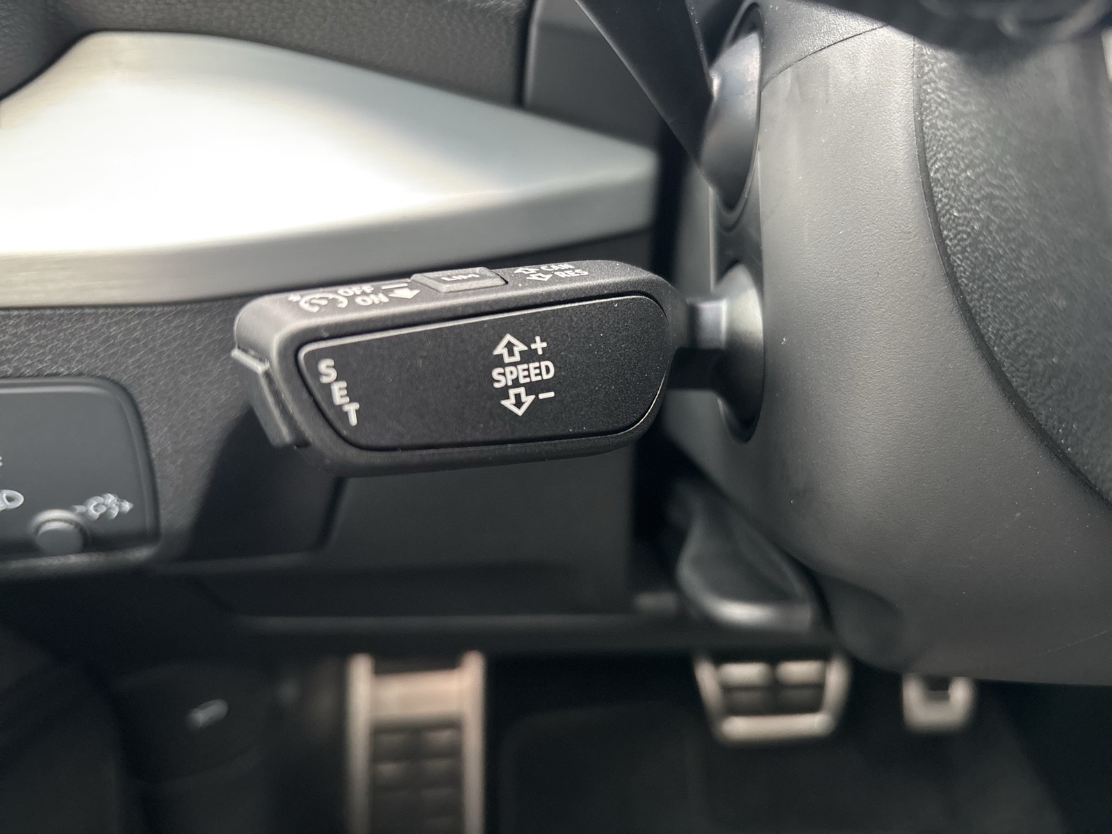 Audi Q2 40 quattro S LINE BLACKPAK AHK CAM LM19 NAVI+