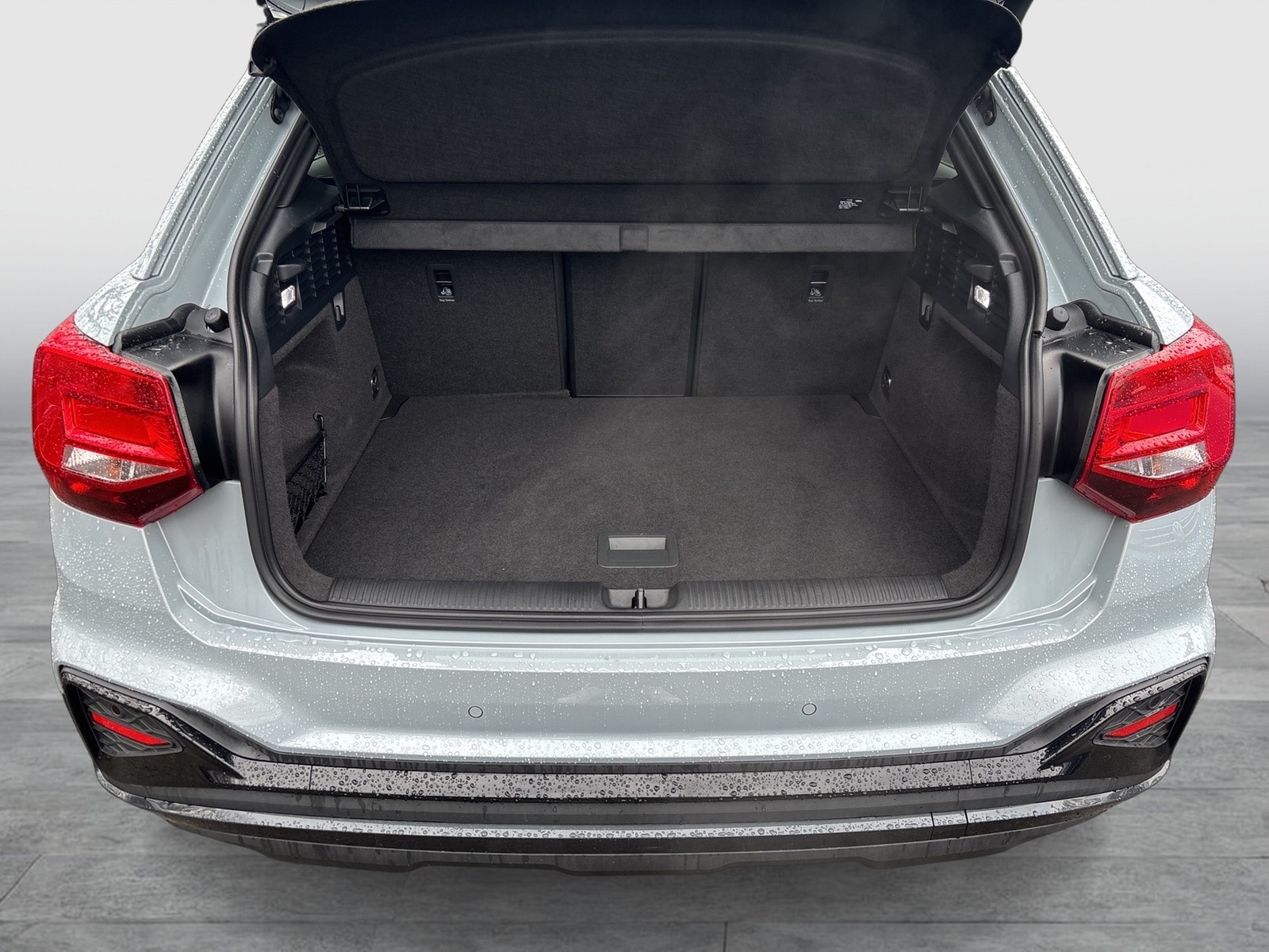 Audi Q2 40 quattro S LINE BLACKPAK AHK CAM LM19 NAVI+