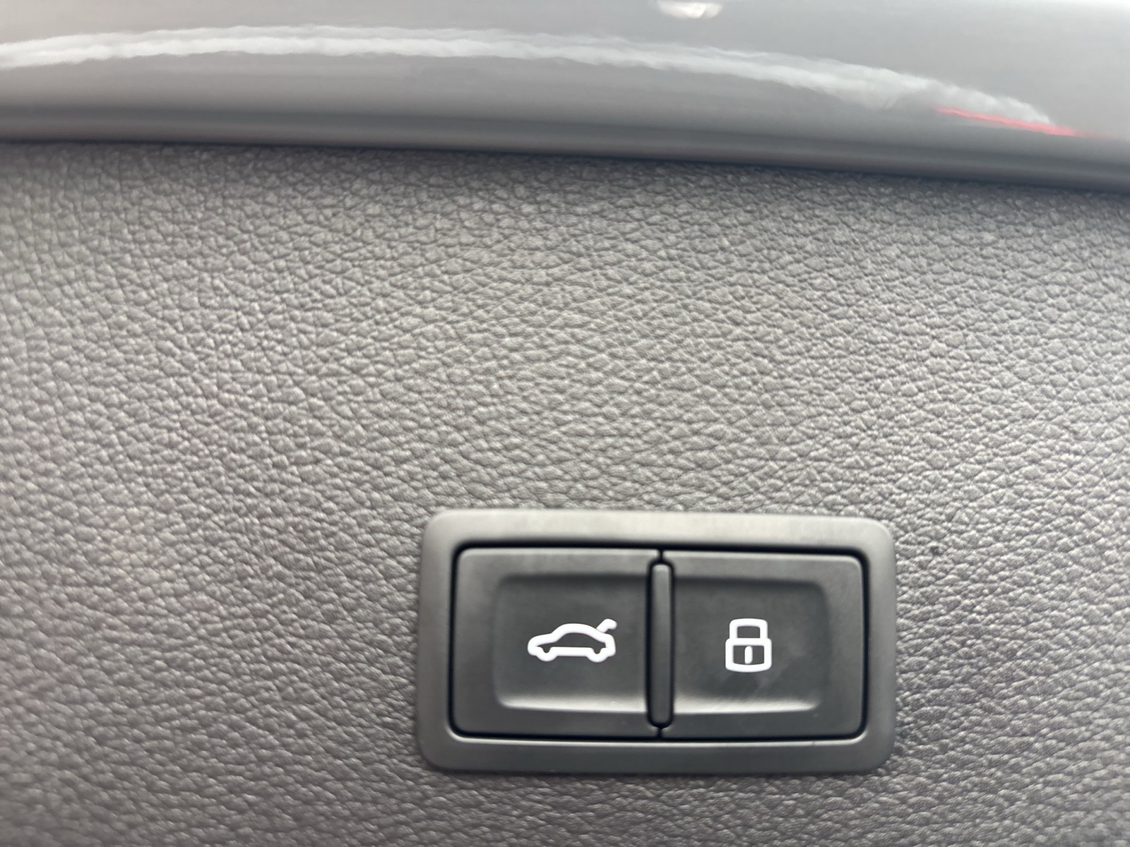 Audi Q2 40 quattro S LINE BLACKPAK AHK CAM LM19 NAVI+