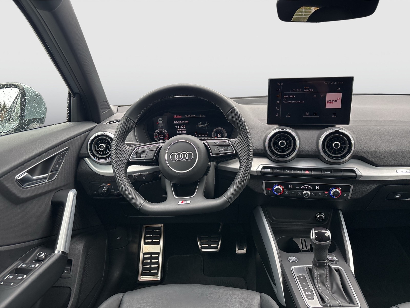 Audi Q2 40 quattro S LINE BLACKPAK AHK CAM LM19 NAVI+