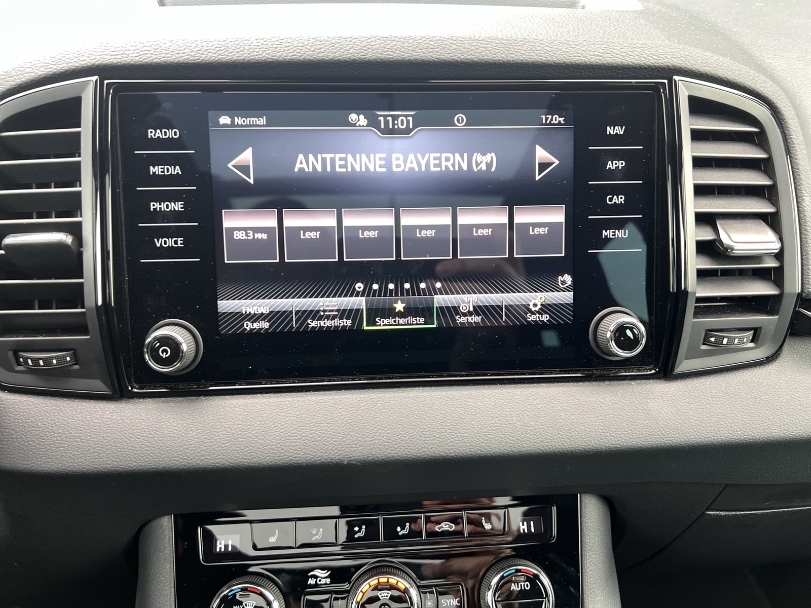 Skoda Karoq 1.5 SPORTLINE PANO CAM LM19 E-KLAPPE NAVI