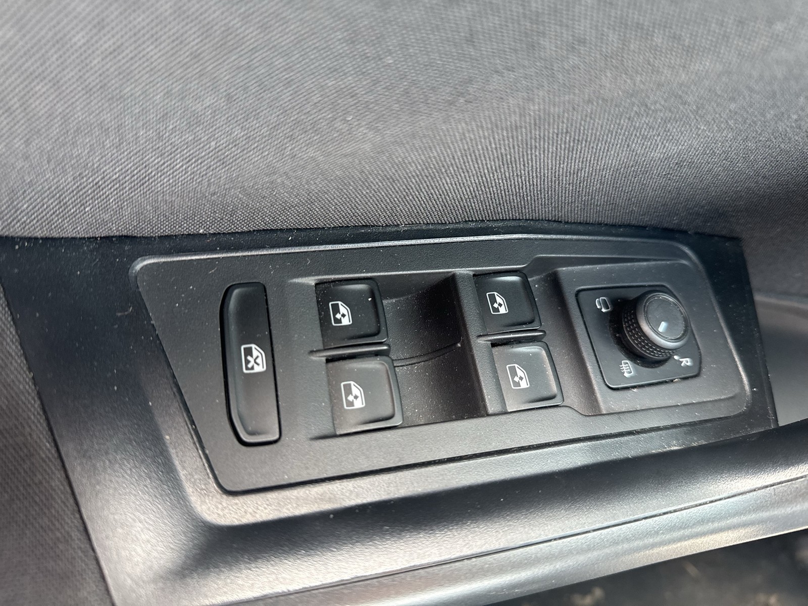 Volkswagen T-Roc 1.5 LIFE STANDHEIZ AHK KAMERA ALU18" NAVI
