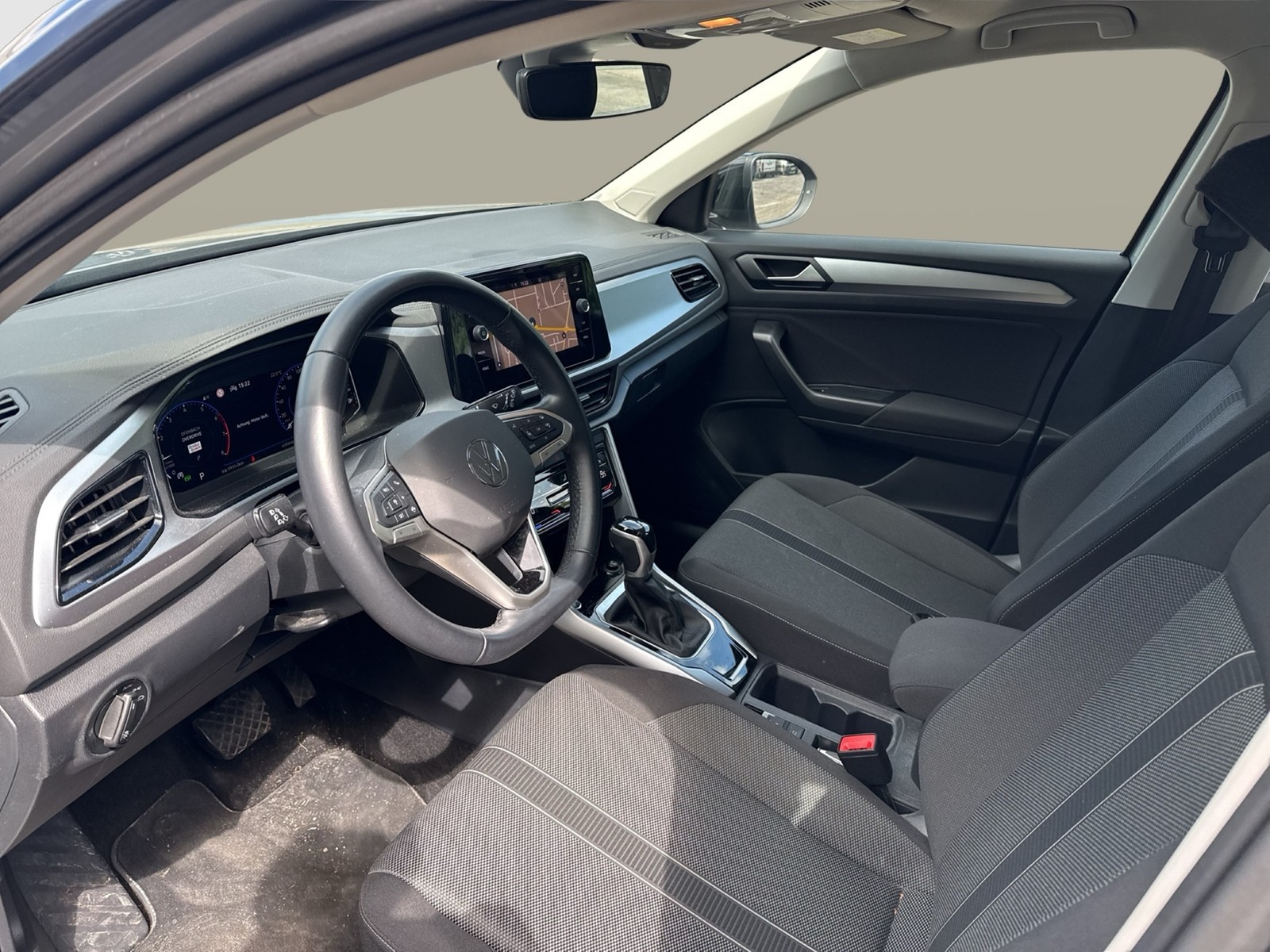 Volkswagen T-Roc 1.5 LIFE STANDHEIZ AHK KAMERA ALU18" NAVI