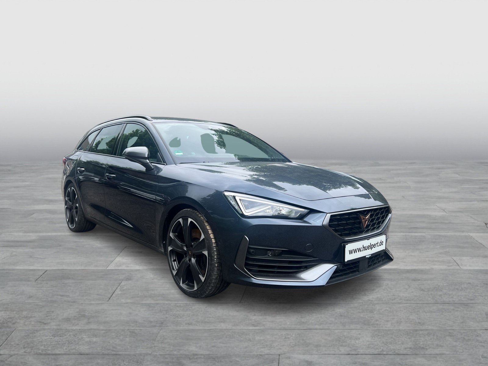 Cupra Leon ST 2.0 VZ AHK CAM ACC LM19 NAVI CARPLAY