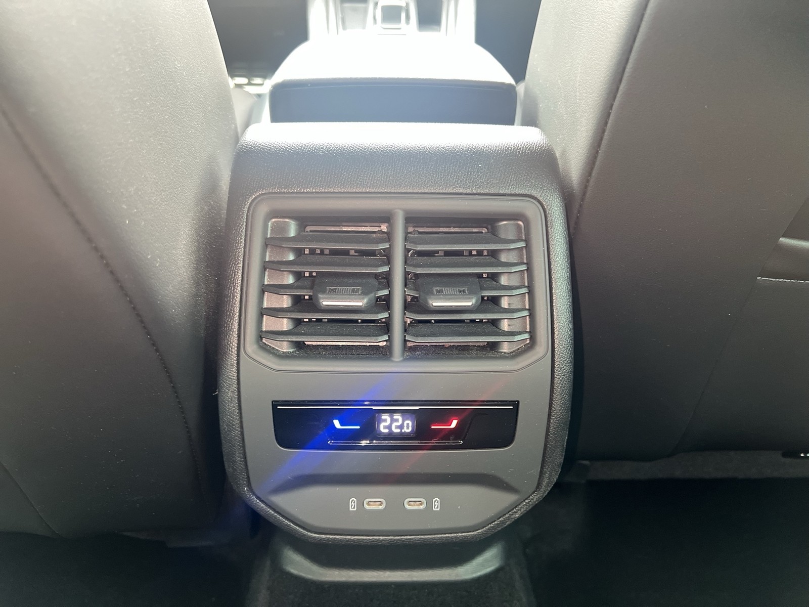 Cupra Leon ST 2.0 VZ AHK CAM ACC LM19 NAVI CARPLAY