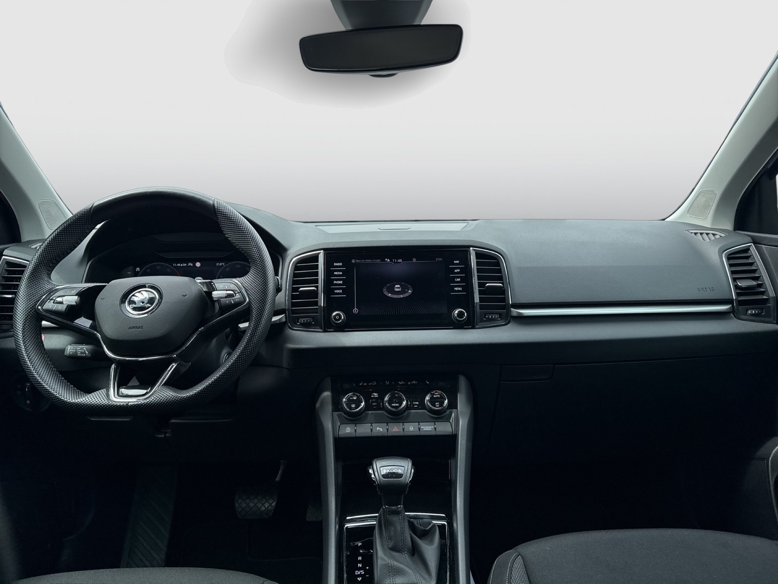 Skoda Karoq 2.0 CAM ACC NAVI LM17 CARPLAY SITZHEIZUNG