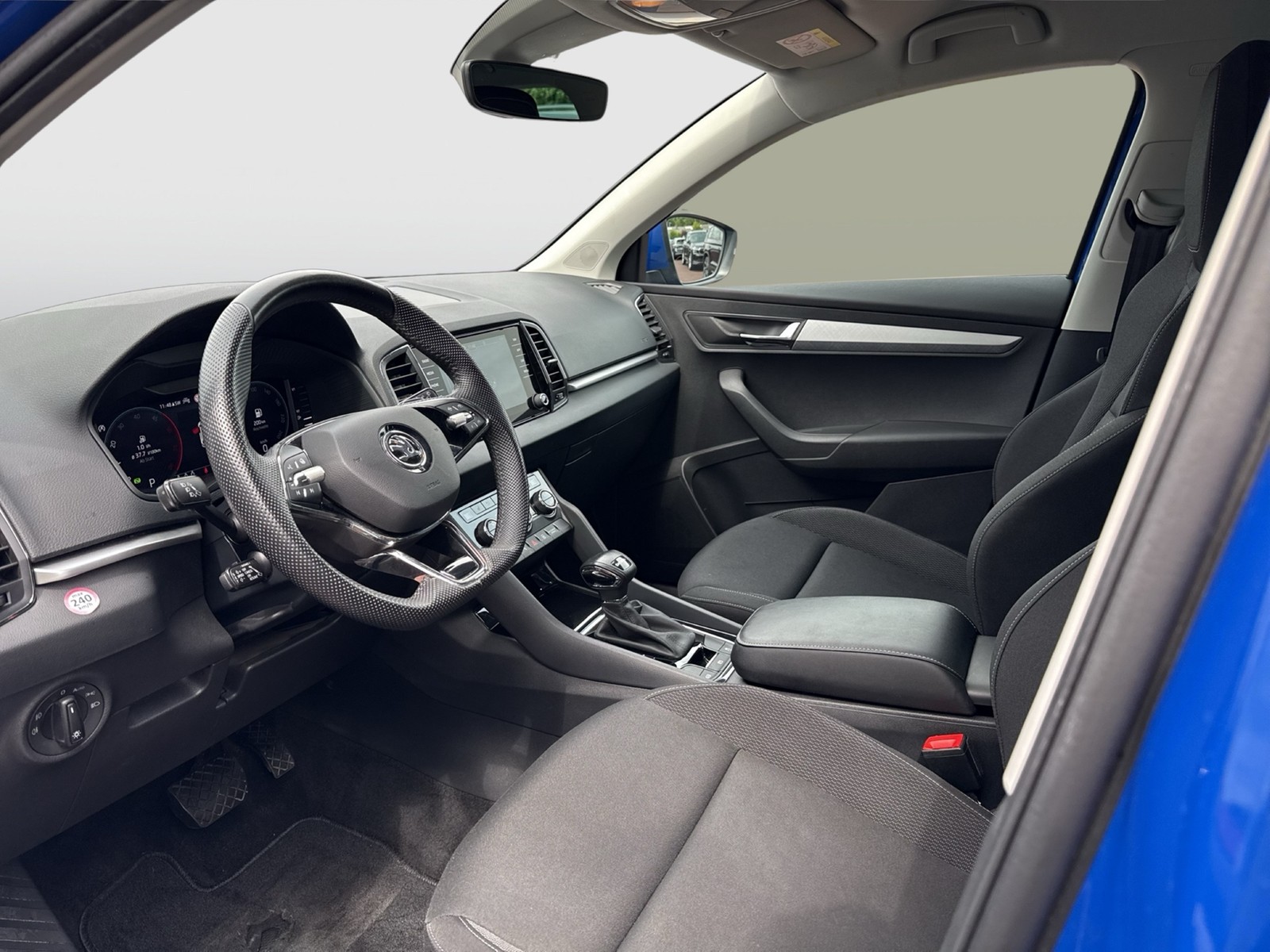 Skoda Karoq 2.0 CAM ACC NAVI LM17 CARPLAY SITZHEIZUNG