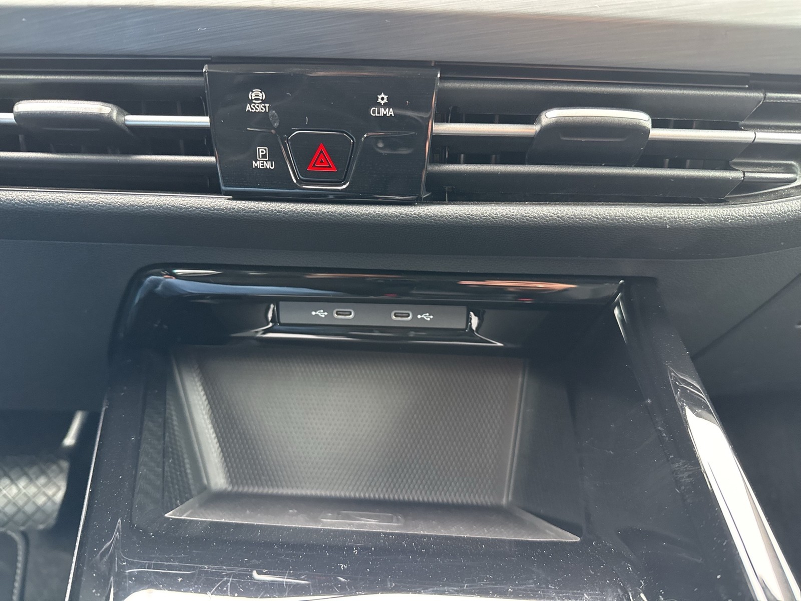 Volkswagen Golf 1.5 eTSI STYLE KAMERA ACC ALU18 NAVI LED+