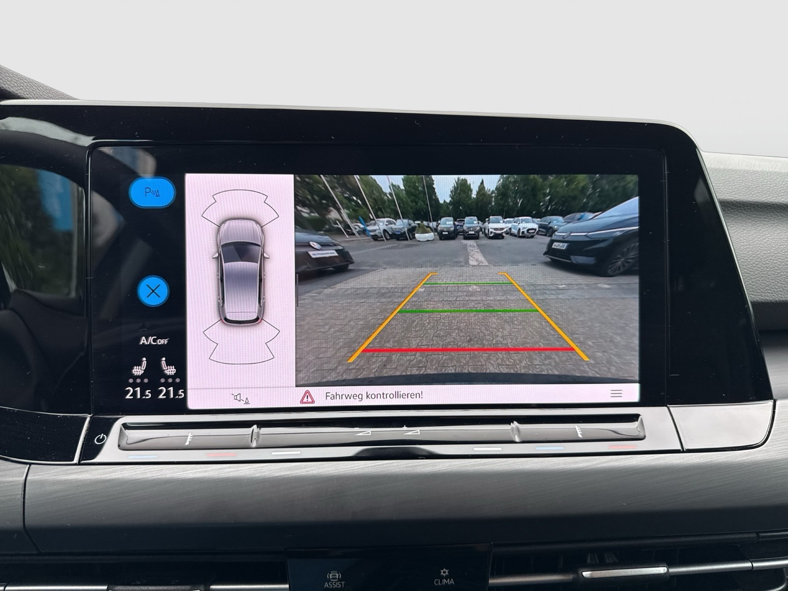 Volkswagen Golf 1.5 eTSI STYLE KAMERA ACC ALU18 NAVI LED+