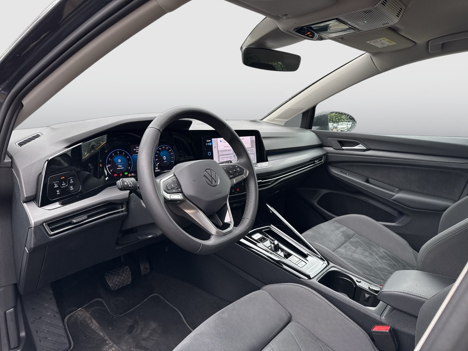 Volkswagen Golf 1.5 eTSI STYLE KAMERA ACC ALU18 NAVI LED+