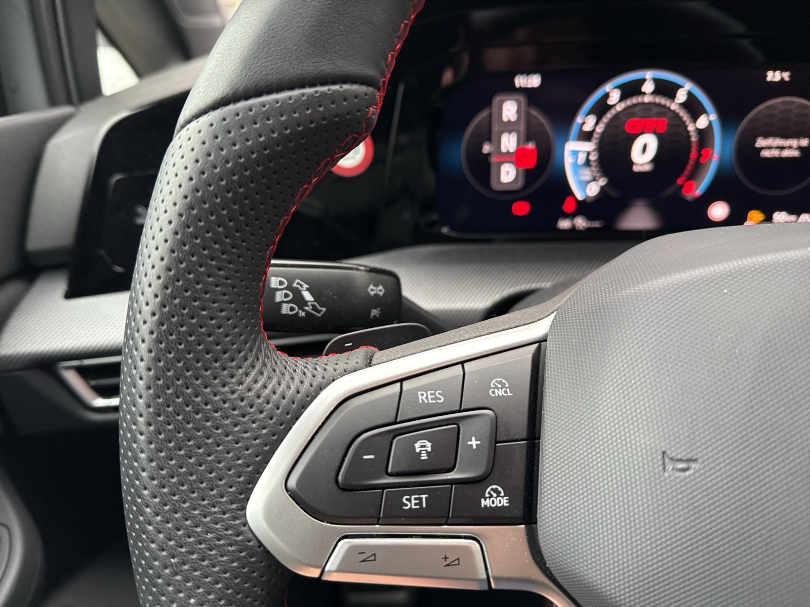 Volkswagen Golf VIII 2.0 GTI FACELIFT CAM ACC LM17 NAVI