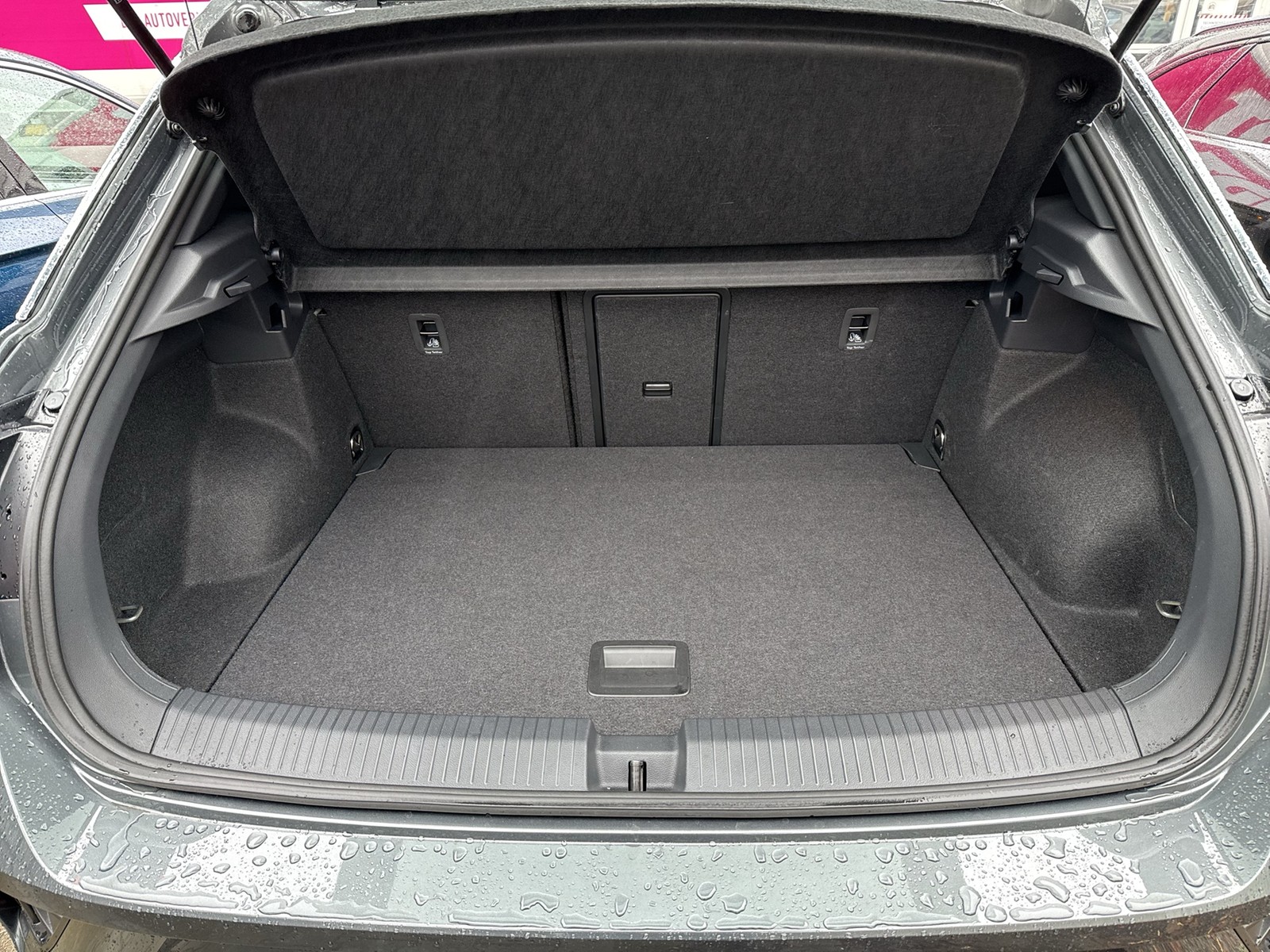 Volkswagen T-Roc 2.0 R-LINE CAM ACC NAVI 17Z CARPLAY SITZHZ