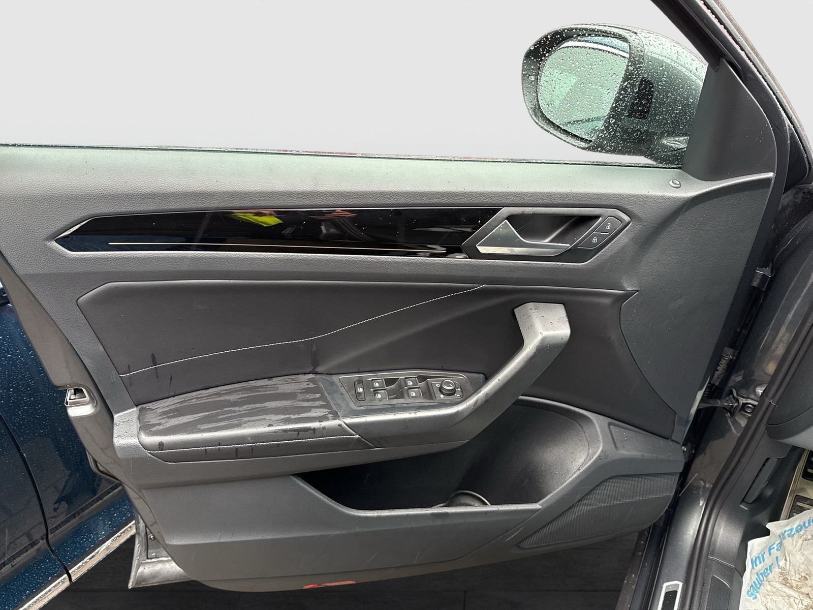 Volkswagen T-Roc 2.0 R-LINE CAM ACC NAVI 17Z CARPLAY SITZHZ