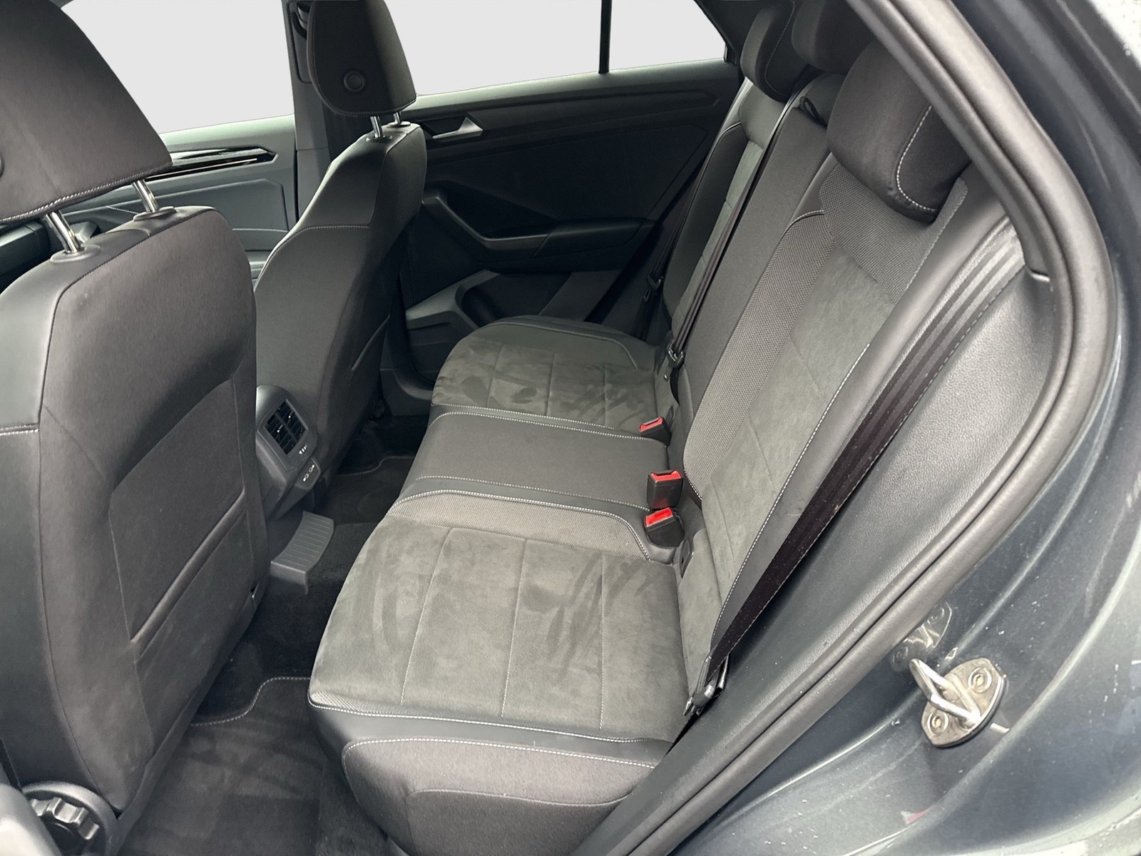 Volkswagen T-Roc 2.0 R-LINE CAM ACC NAVI 17Z CARPLAY SITZHZ