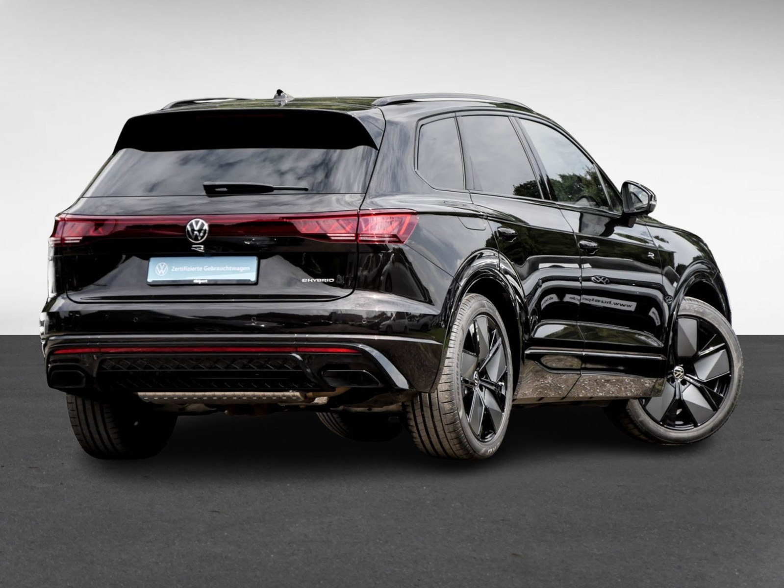 Volkswagen Touareg HYBRID R NEUES MODELL PANO AHK ACC LM21