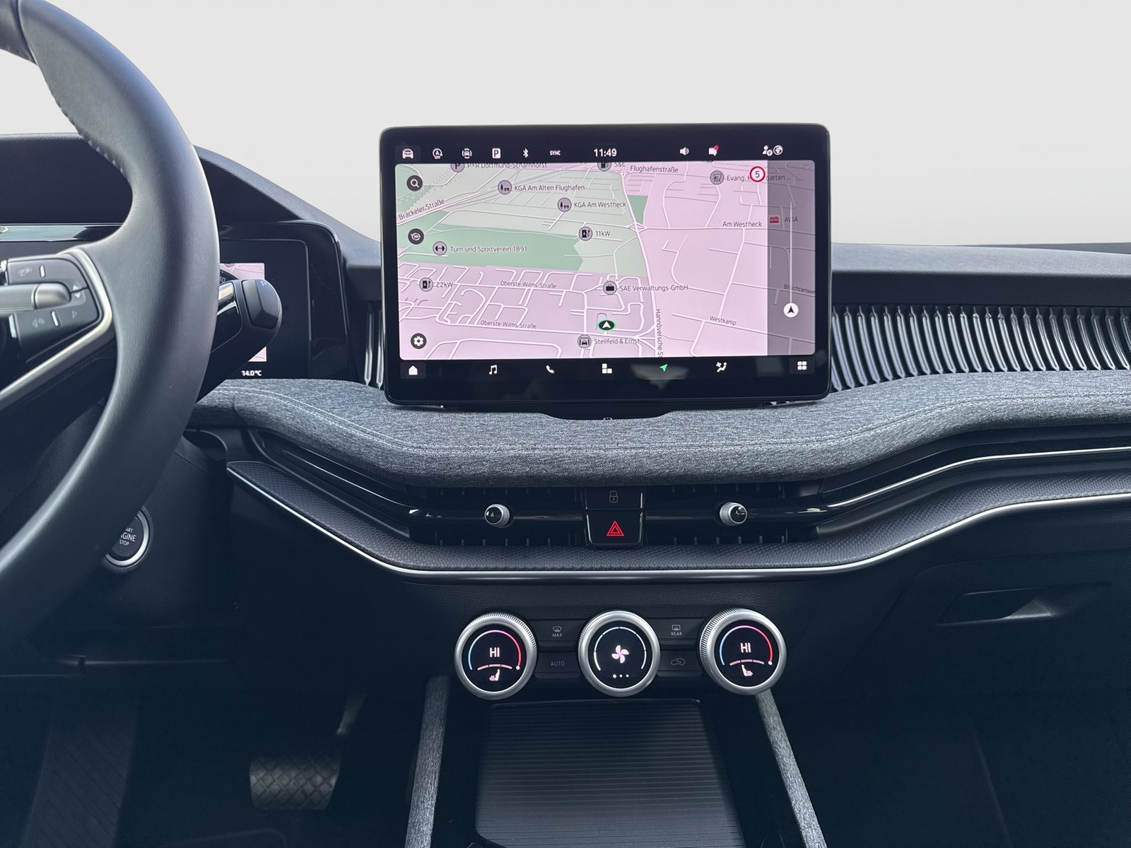 Skoda Superb Combi 1.5 eTSI SELECTION AHK CAM ACC NAVI